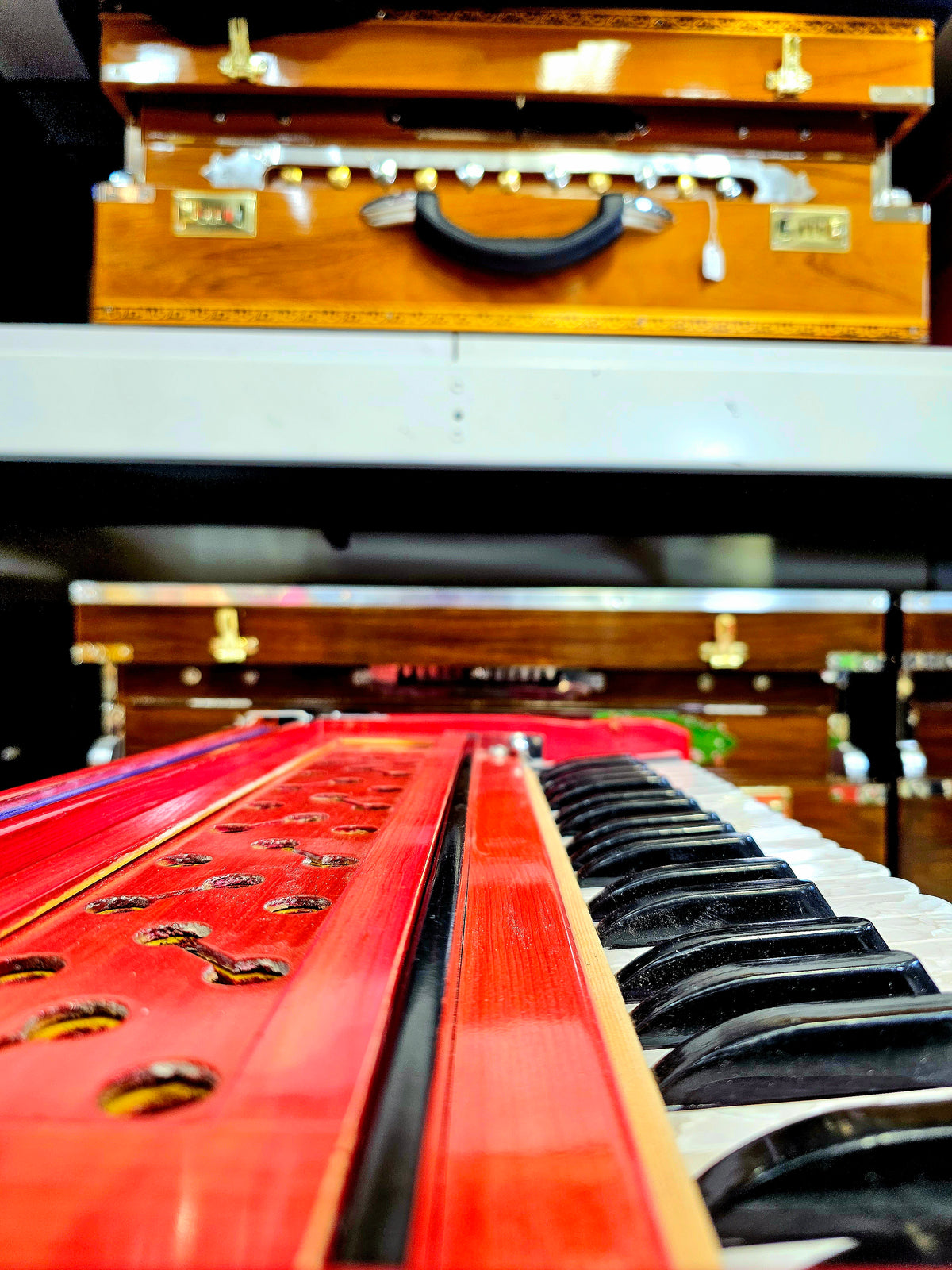 Melodic Resurgence: Refurbished Pink 2-Reed Pine Wood Traveller Harmonium (No Coupler)