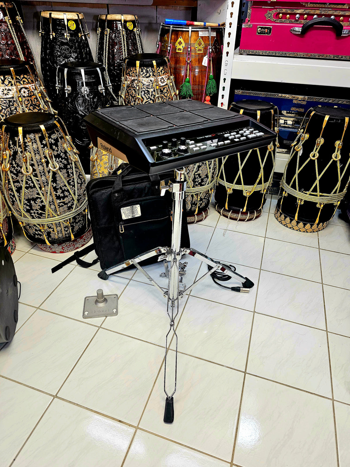 Sonic Explorer: Roland SPD-SX Sampling Pad - Your Gateway to Limitless Drum Expression * Used*