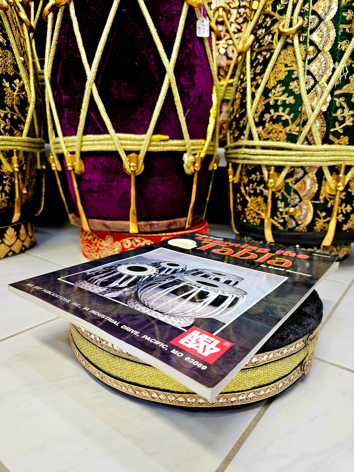 Learning The Tabla. (By: David Courtney) *Includes CD* - Sangeet Store