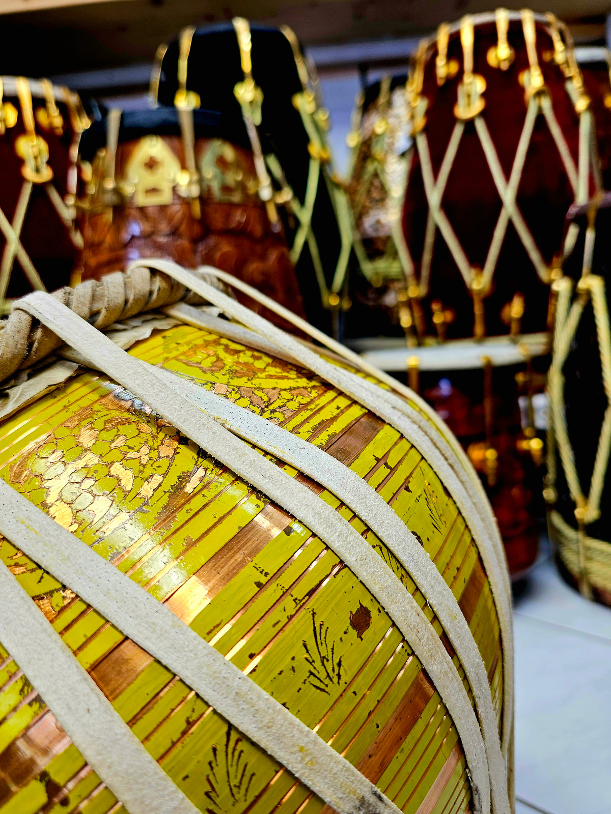 Sunburst Yellow: 9.5" 3.9kg Painted Copper Bayan