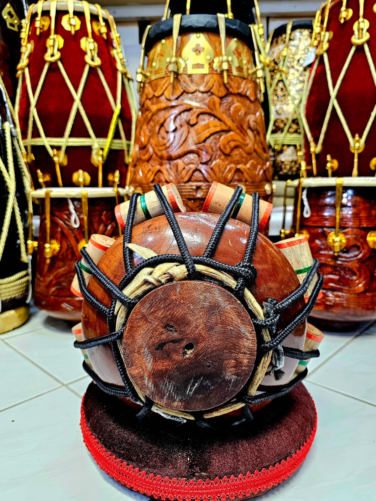 Scarlet Reverie: 6" A/A#/B Red Sheesham Bolted Dayan *Slight Metallic Ringing Overtones*