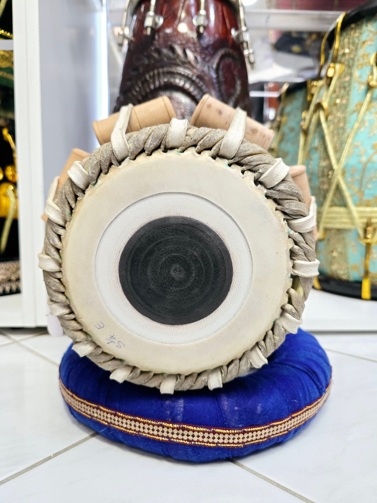 Onyx Raag D#/E Dayan – 5.25" Black Sheesham, Traditional Craft *Slight Hissing*
