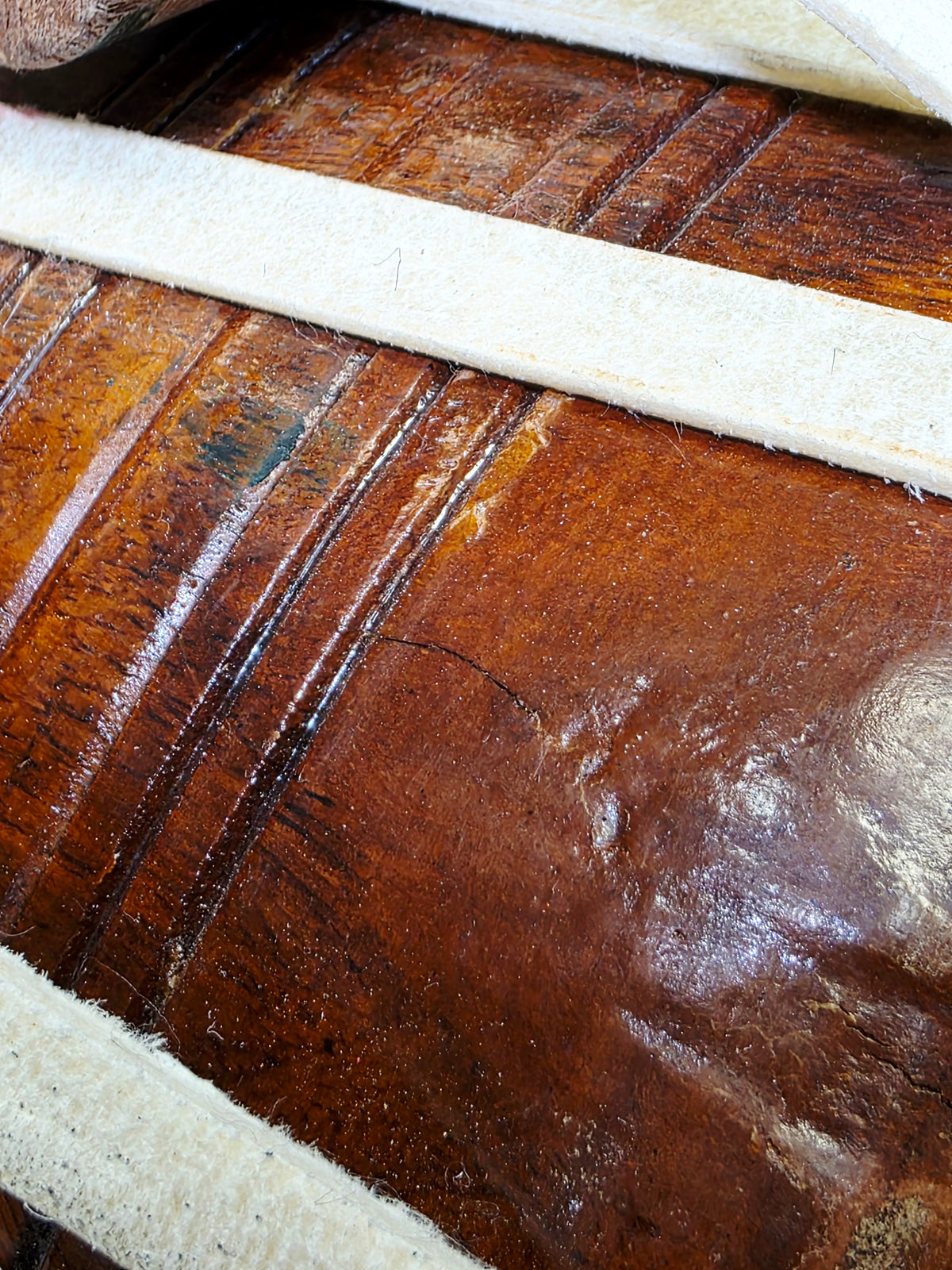 Redwood Whisper – 5.75" Bharat Kakade Dayan (B/C/C#) | Red Sheesham | Minor Cosmetic Defects, Subtle Buzz