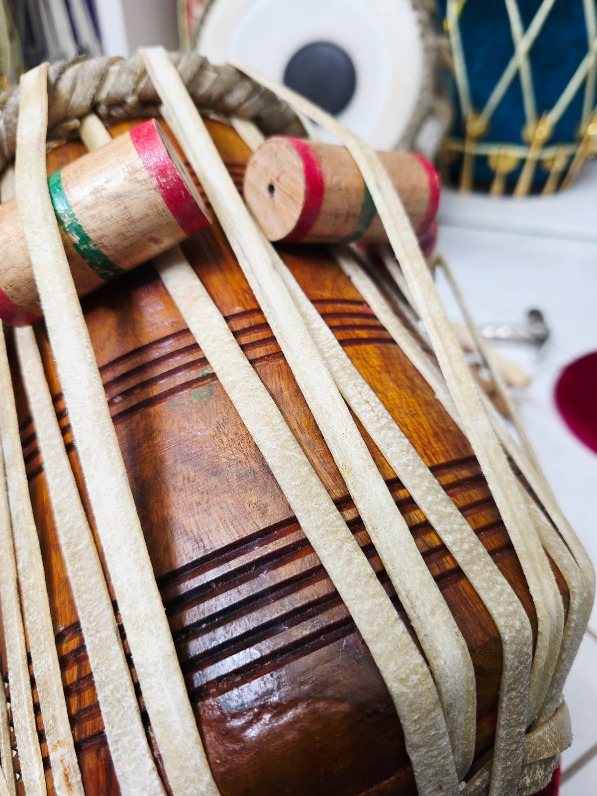 Raag Sansaar – 6" C#/D Red Sheesham Dayan by Bharat (Buzzing Defect)