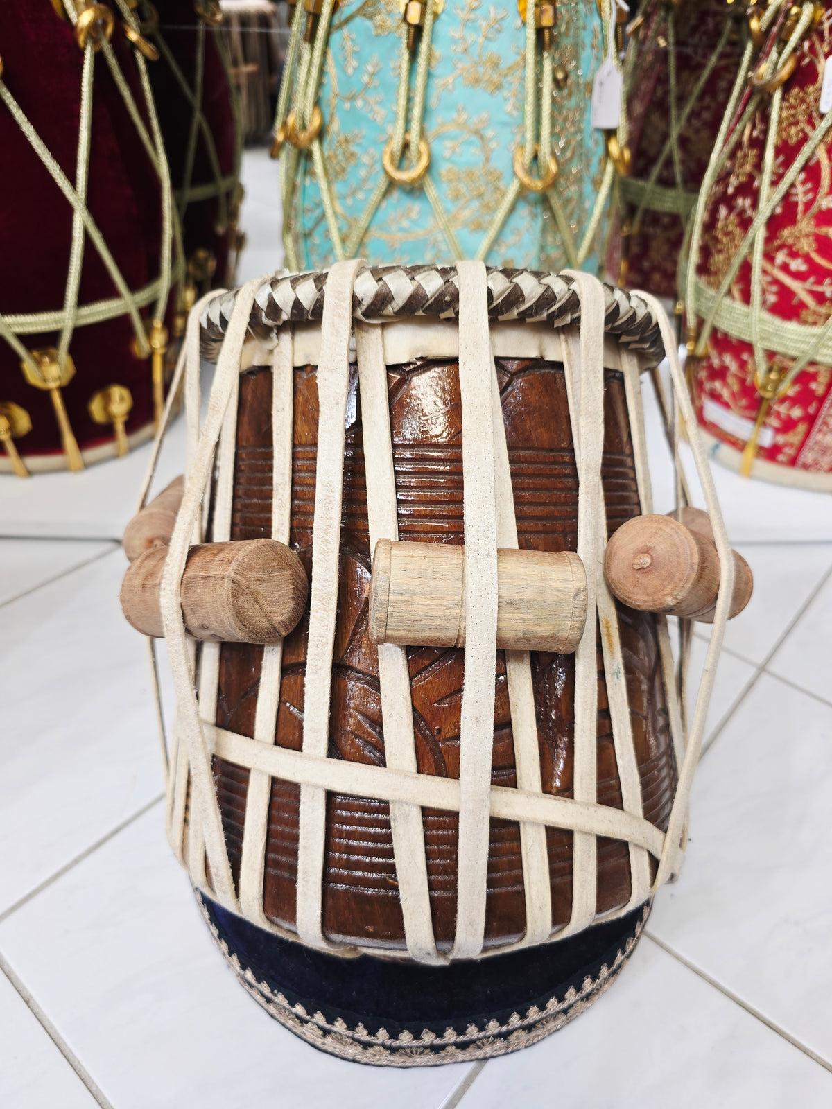 Naad Shreshtha | 7.25" D/D#/E Jonty Red Sheesham Jori Dayan – Exceptional Sound