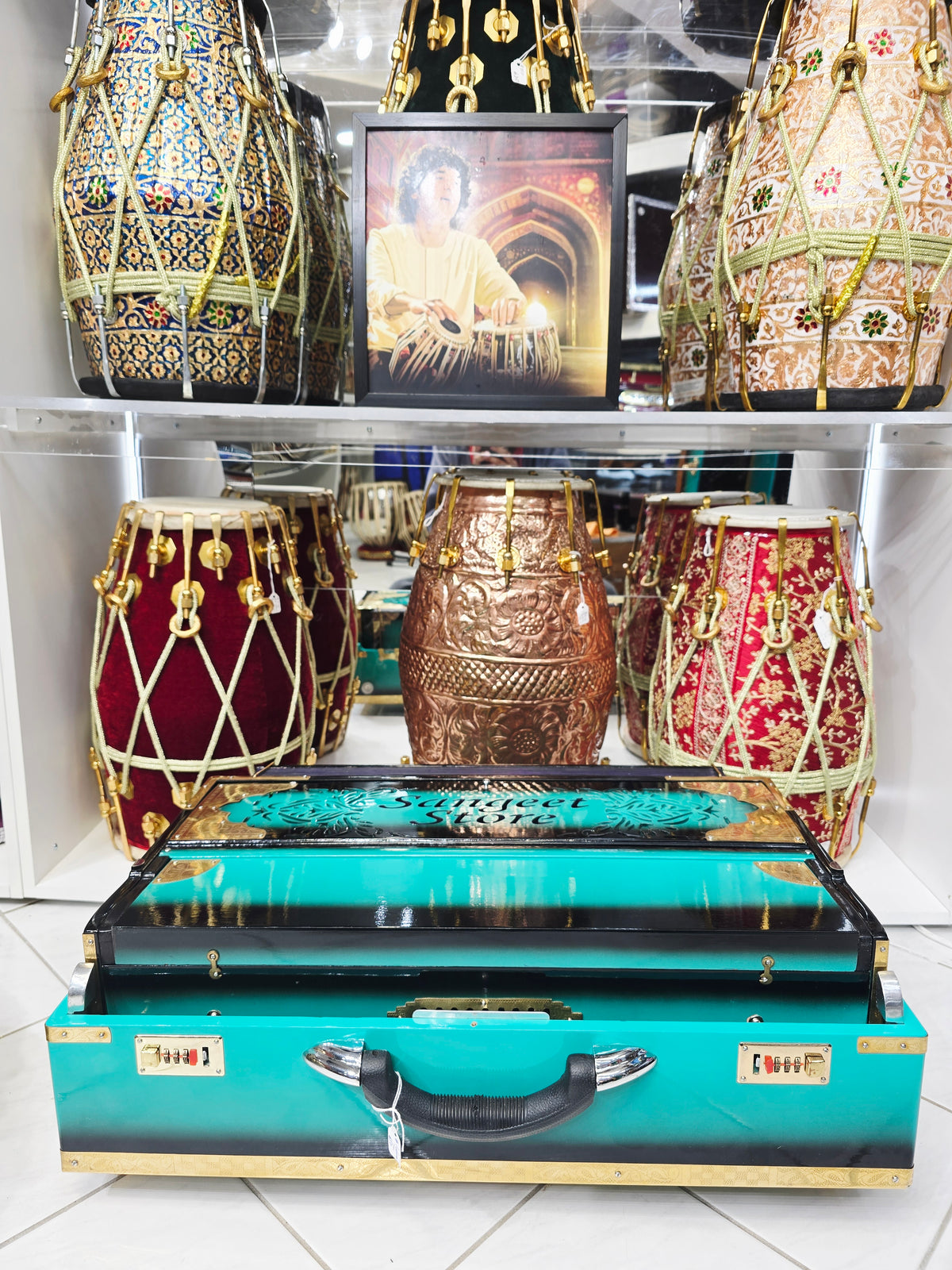 Shiv Omesh's Custom Harmonium Build - Sangeet Store
