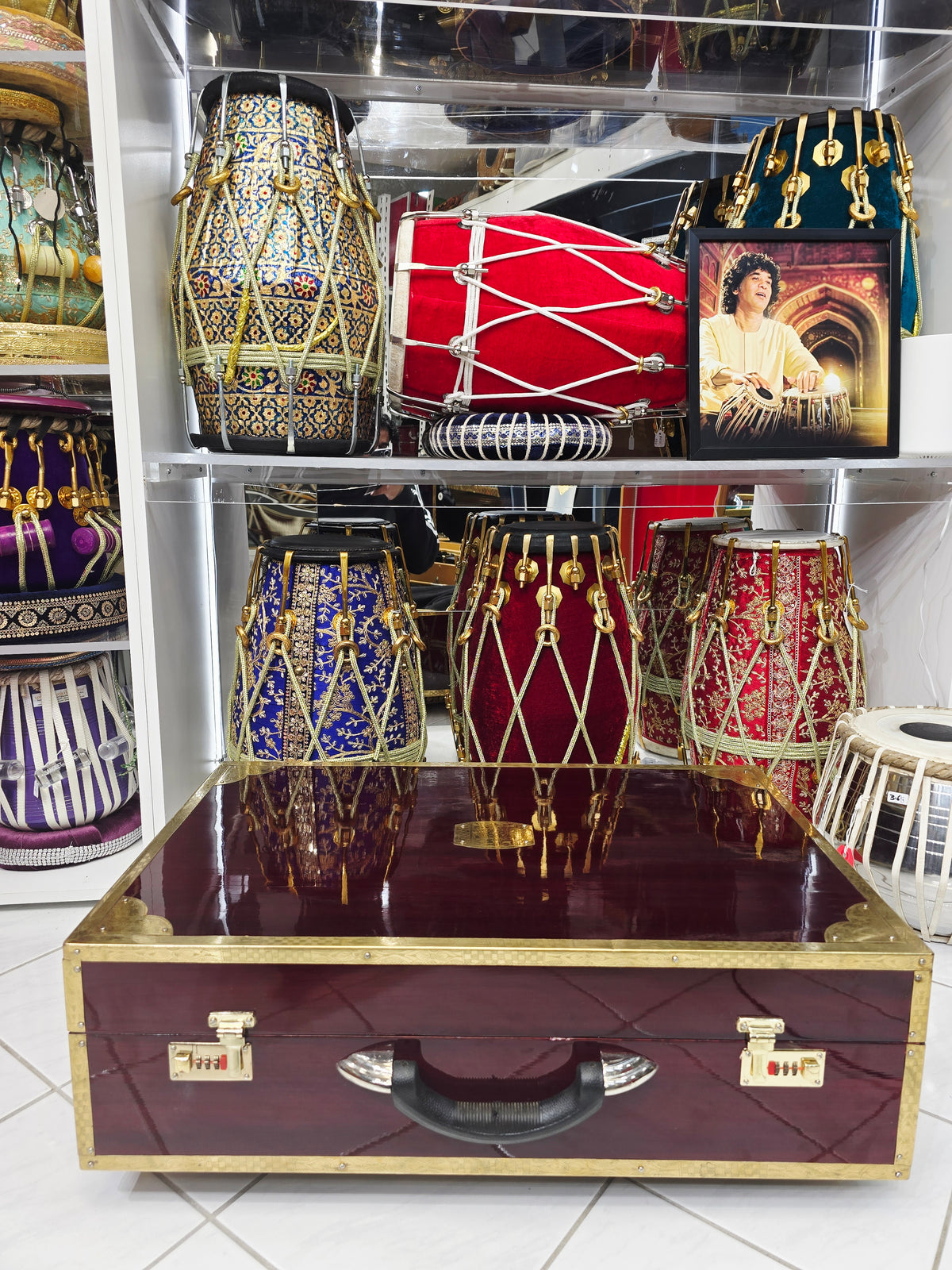 Ragini Virasat Supreme Harmonium
4-Reed | 13-Scale Changer | Traditional Burgundy Finish *Minor Cosmetic Blemishes