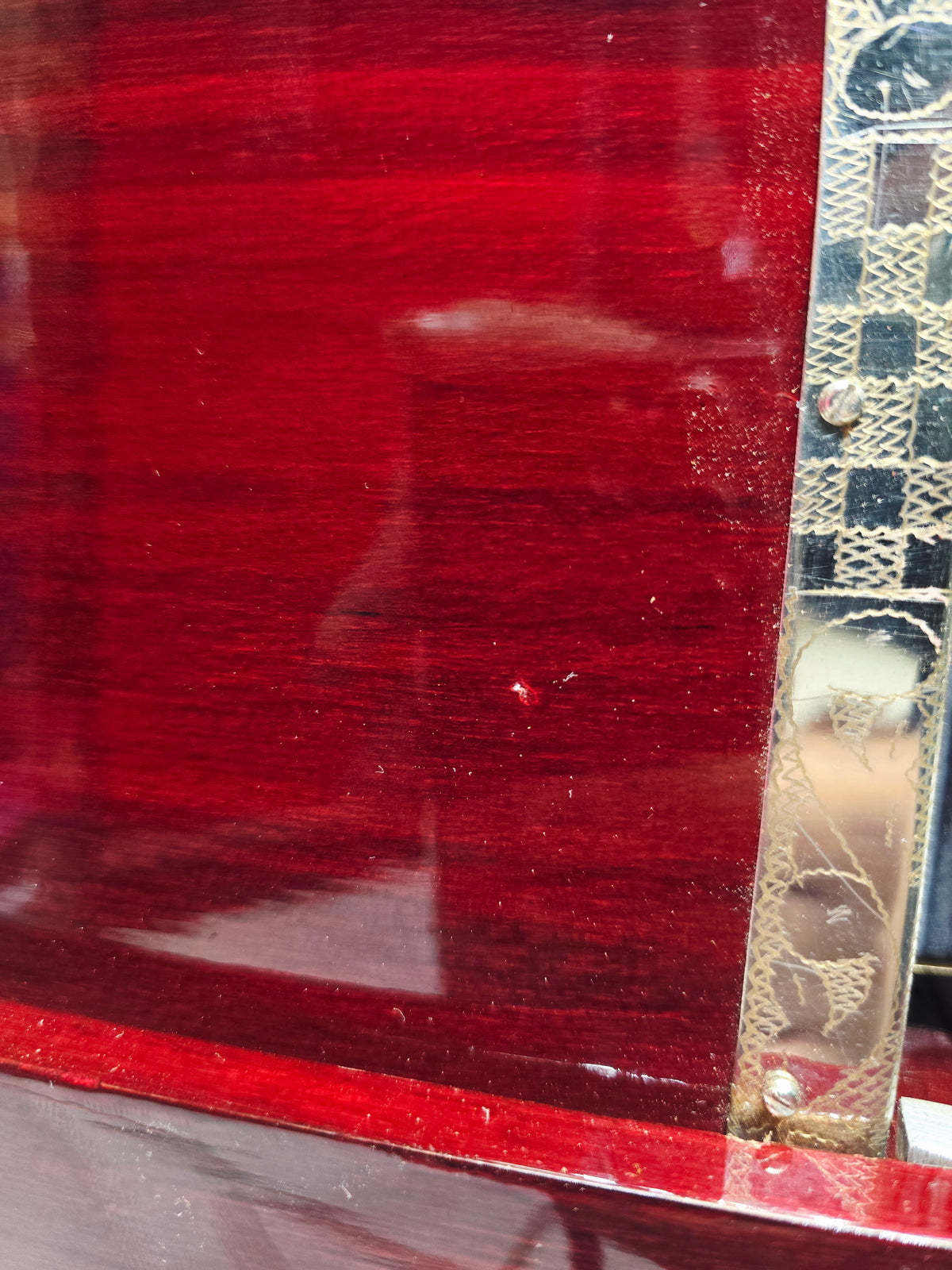 Ragini Virasat Supreme Harmonium
4-Reed | 13-Scale Changer | Traditional Burgundy Finish *Minor Cosmetic Blemishes