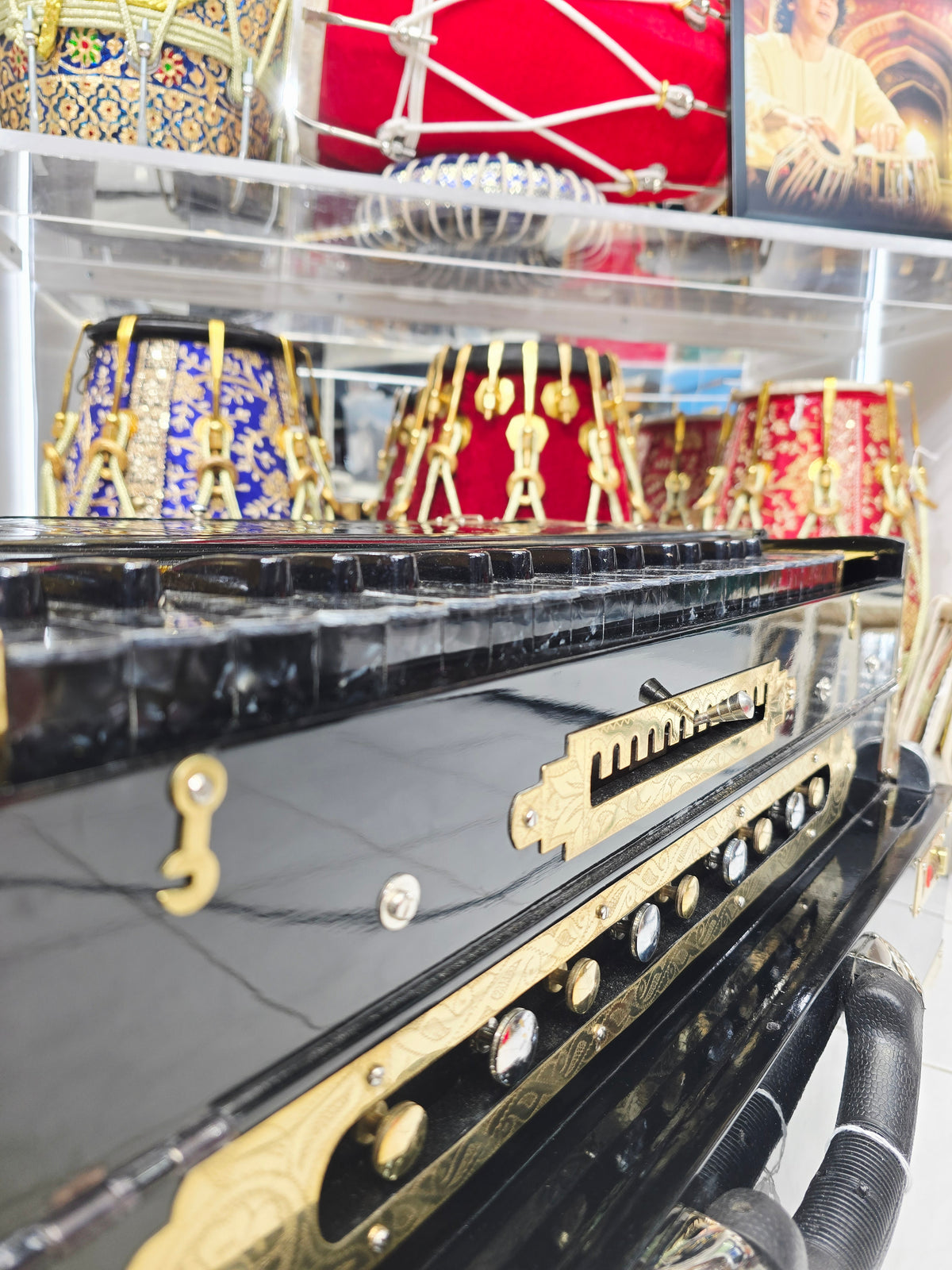 Mozamil's Custom Link: Kaala Naad Supreme Harmonium3-Reed BMF | 13-Scale Changer | Black German Keys | Glossy Black Finish Balance Payment Link
