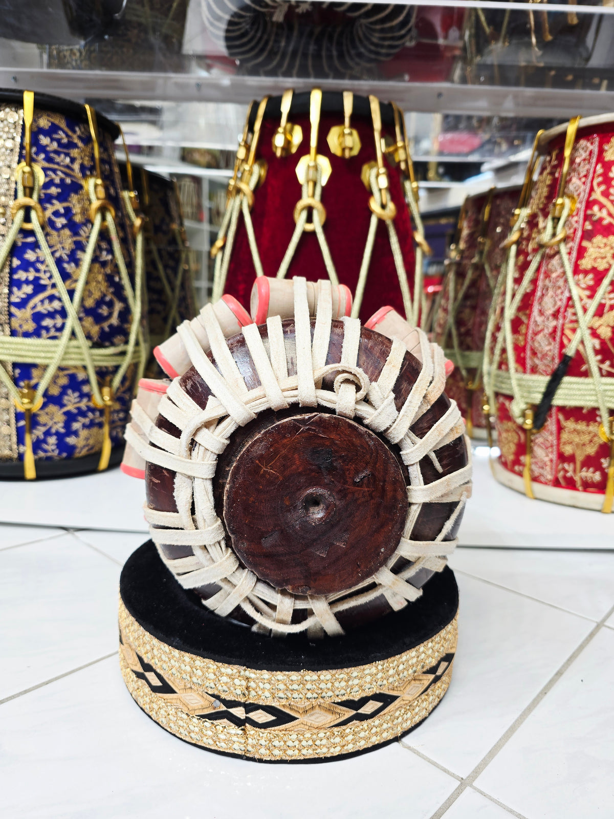 SvarKiran™ Practice Dayan — 5.5″ D / D♯ Red Sheesham (Slight Buzzing Present) *Minor Cosmetic Blemishes