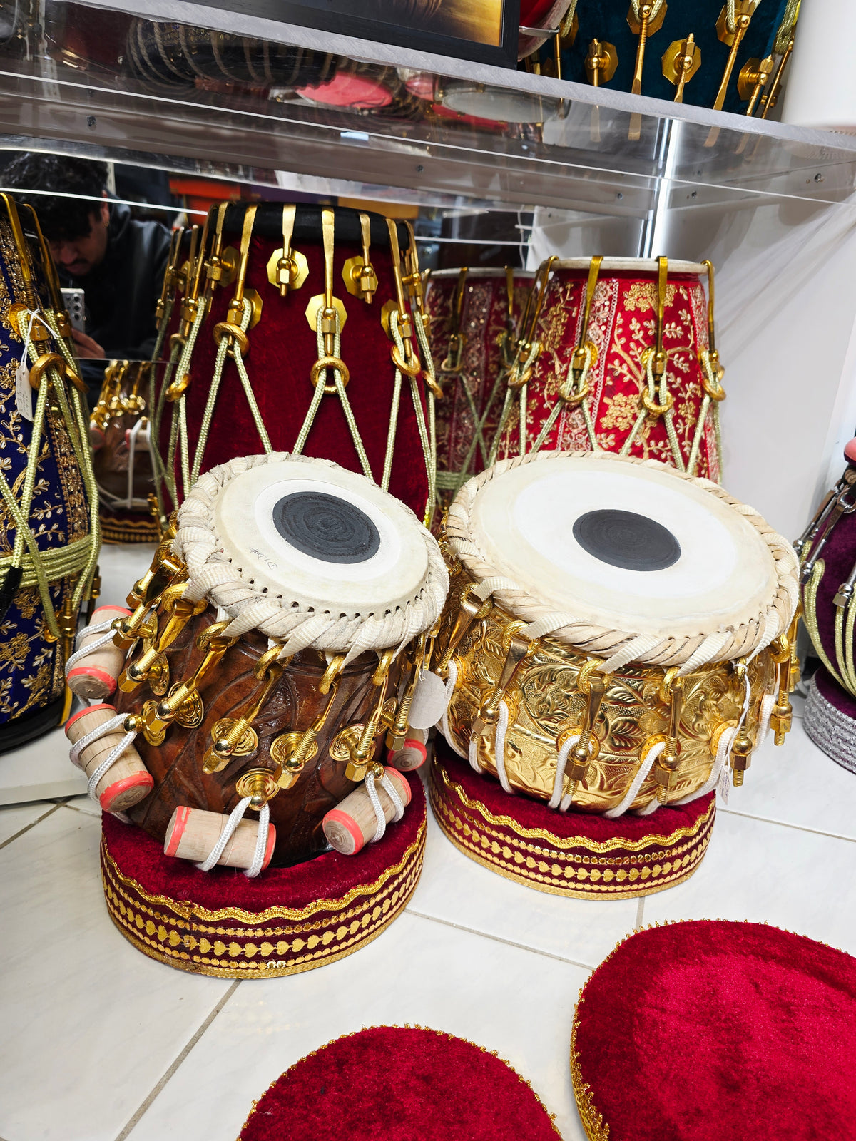 Swarna Veer™ Exotic Bolted Tabla Set — 5.5″ D / D♯ Red Sheesham Dayan + 9.25″ Heavy Bayan (6.4 kg) *Slight Ringing on Both Pieces