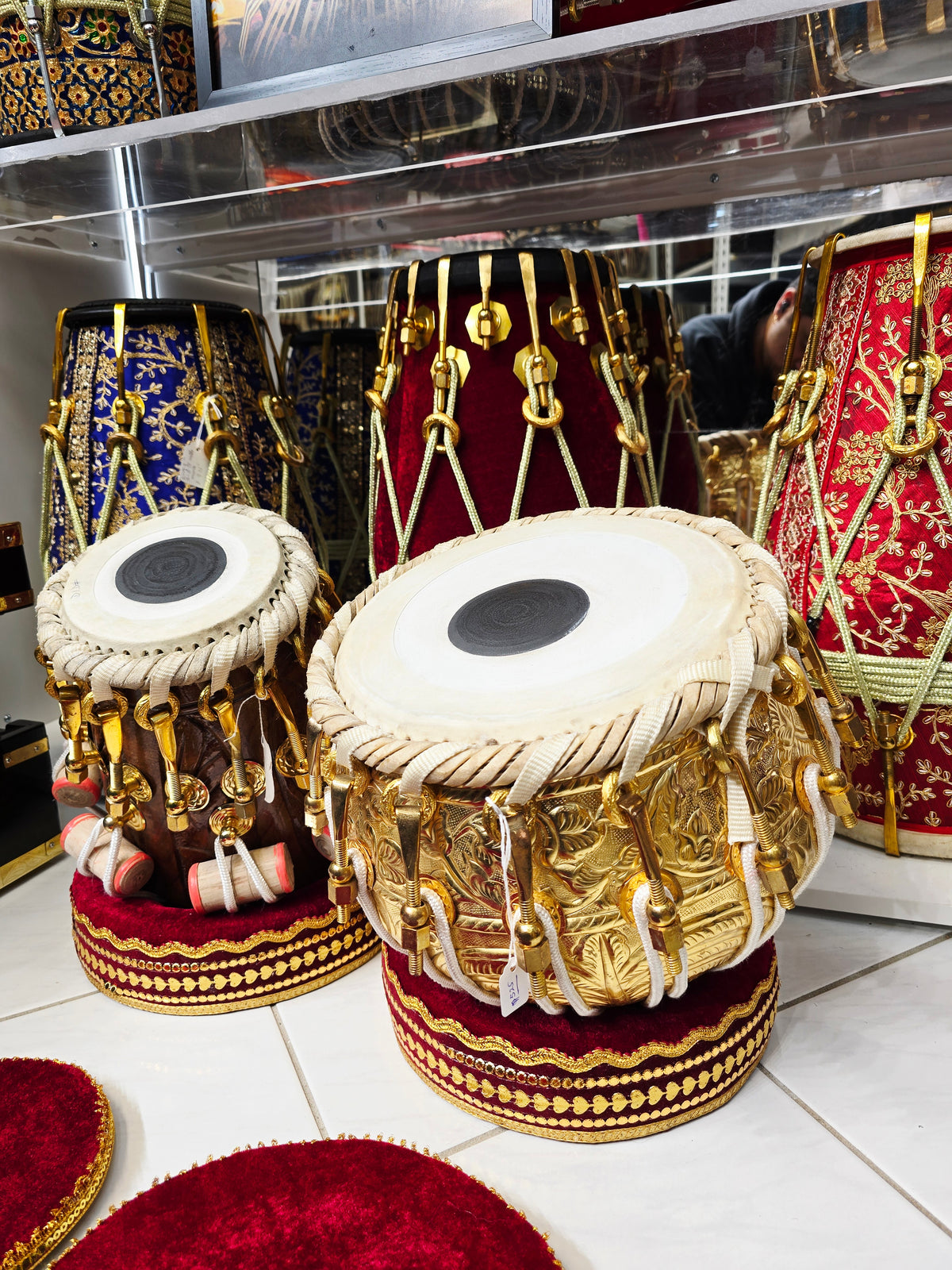 Swarna Veer™ Exotic Bolted Tabla Set — 5.5″ D / D♯ Red Sheesham Dayan + 9.25″ Heavy Bayan (6.4 kg) *Slight Ringing on Both Pieces