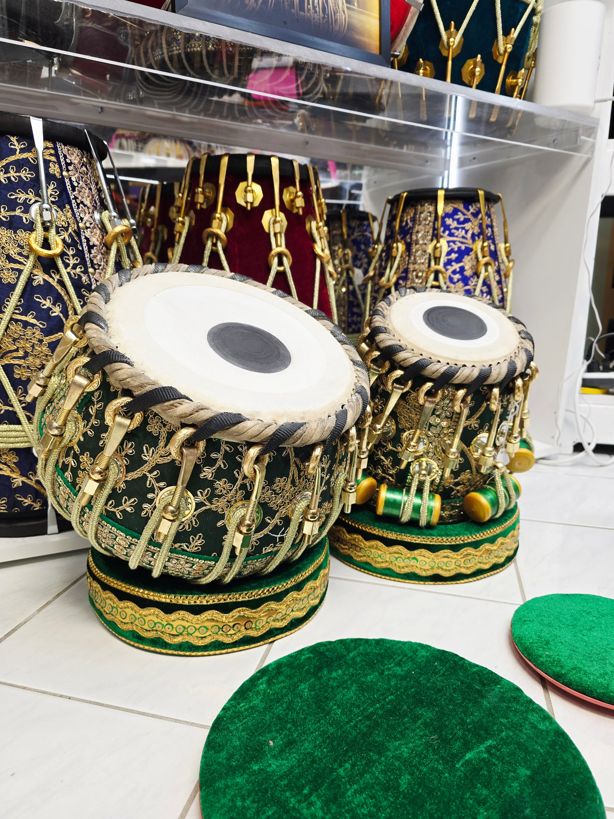 HaritNaad Gaurav™ Sherwani Bolted Tabla Set — 6″ Red Sheesham C♯/D Dayan (Heavy Weight) + 9.25″ Copper Bayan