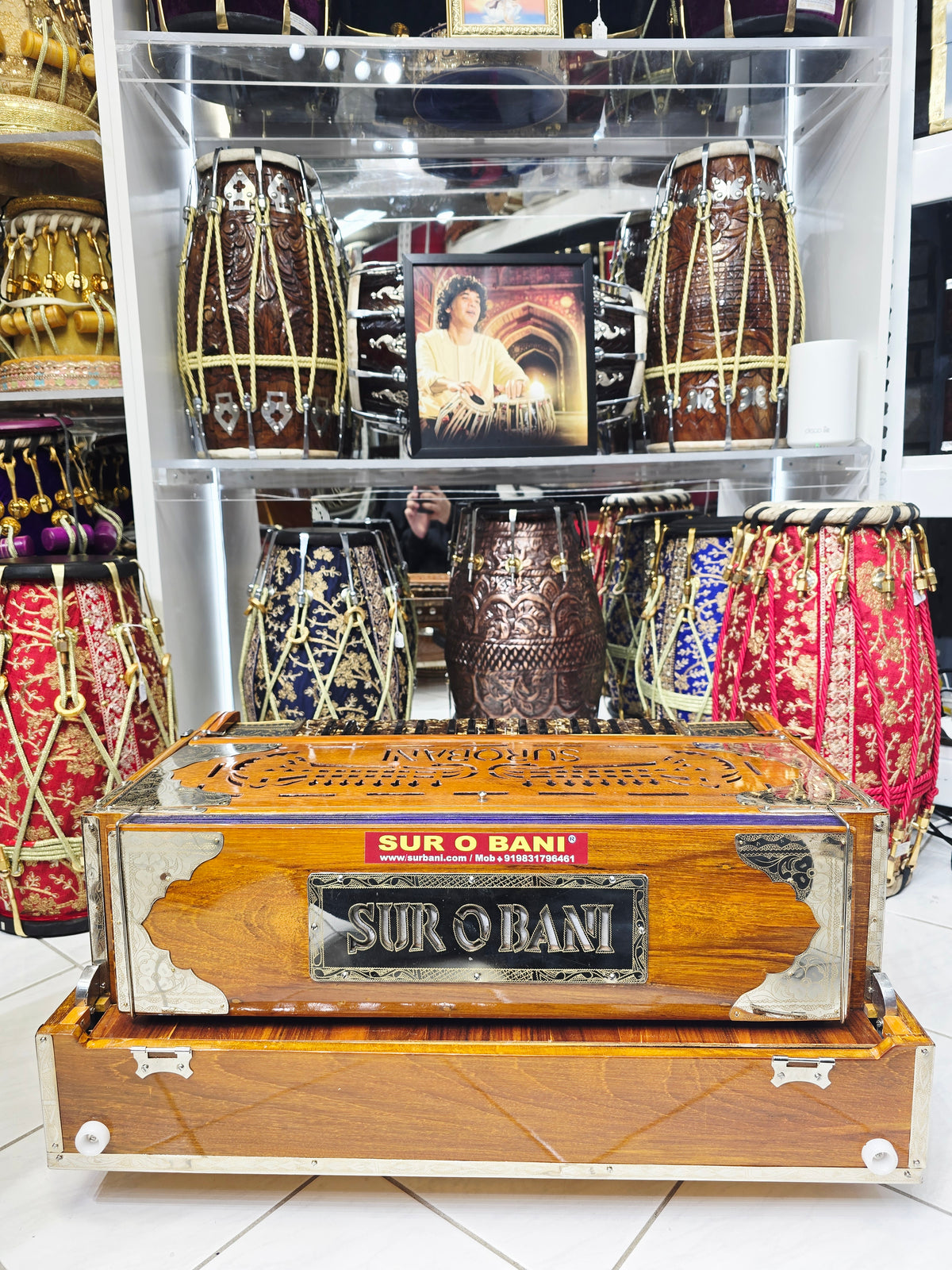 Svarn-Surobani Dominion™ Grand Scale-Changer Harmonium
4-Reed BMMF | 13-Scale Changer | Traditional Wood Finish | Golden German-Style Keys