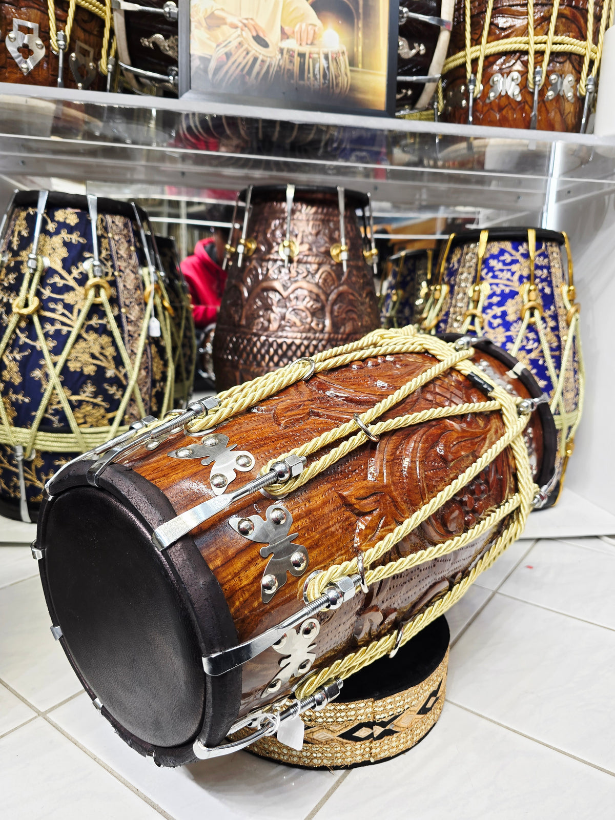 CARVEFORCE — 20″ Hand-Engraved Red Sheesham Dholak with Chrome Bolts & Black Skins