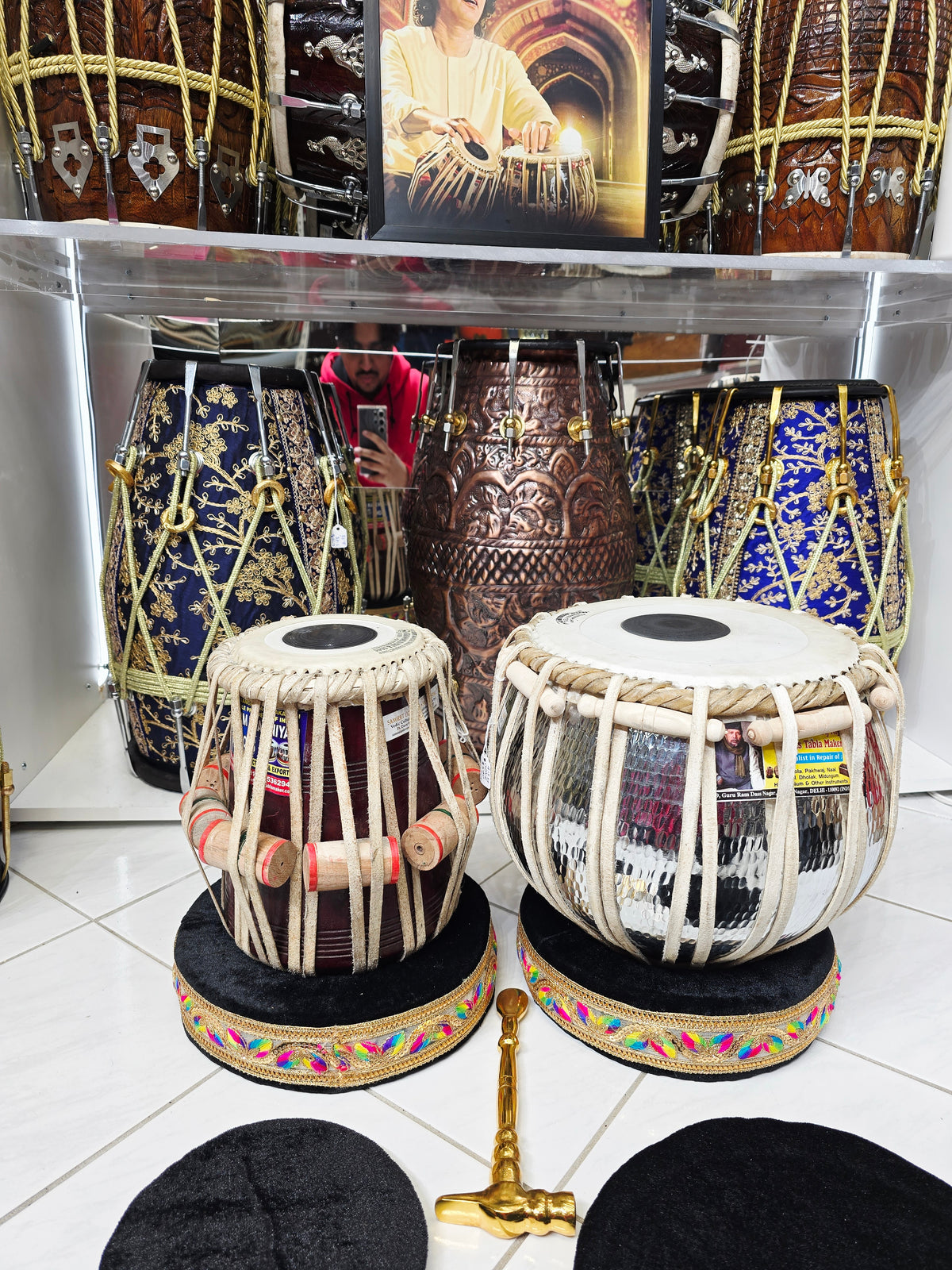 COPPER ANCHOR — Sharif 9.25″ Copper Bayan (4.5 kg) & Qasim 5.5″ Red Sheesham Dayan (E/F/F# Scale) Tabla Set