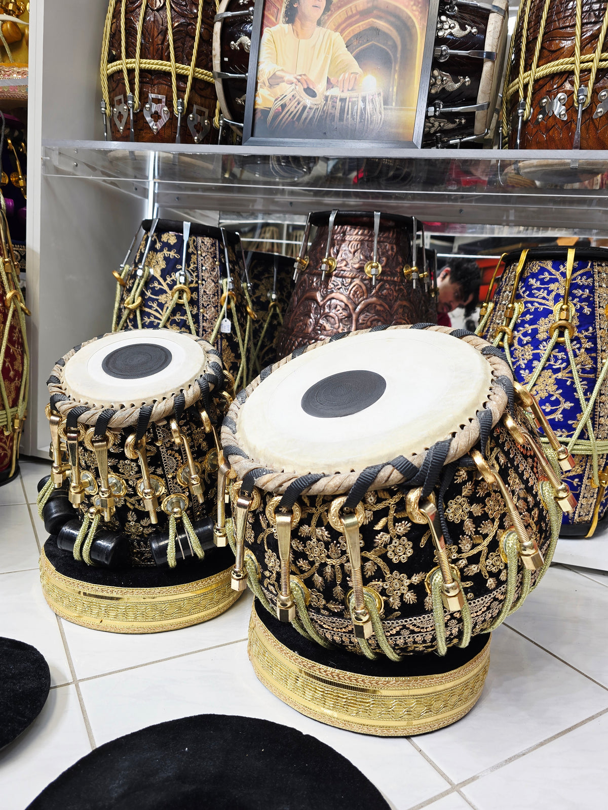GILDED NOIR — 5.75″ C♯ Red Sheesham Dayan & 9″ Copper Bayan Tabla Set (Black & Gold Sherwani Wrapped · Bolted Set)