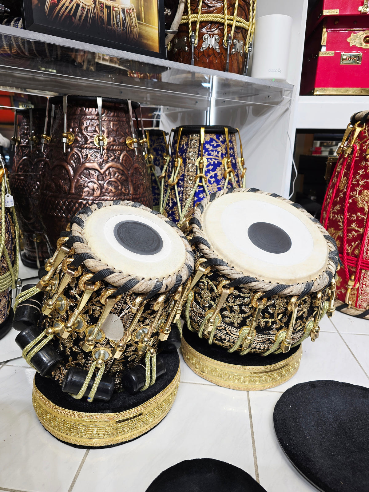 NOIR CROWN — 5.75″ C♯ Red Sheesham Dayan & 9″ Copper Bayan Tabla Set (Black & Gold Sherwani Wrapped · Bolted Set)