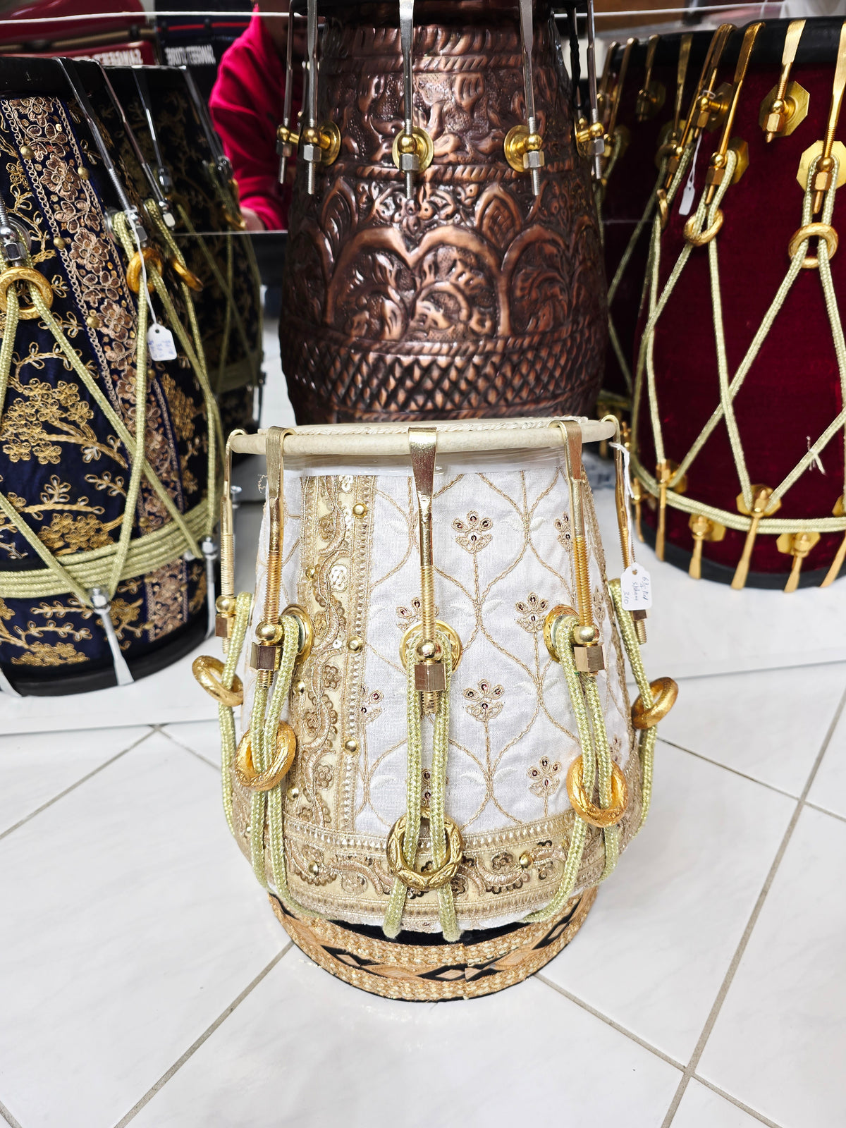 Mughal Pearl™ 6.75” White & Gold Half Dholak – Red Sheesham Shell with Floral Sherwani Wrap