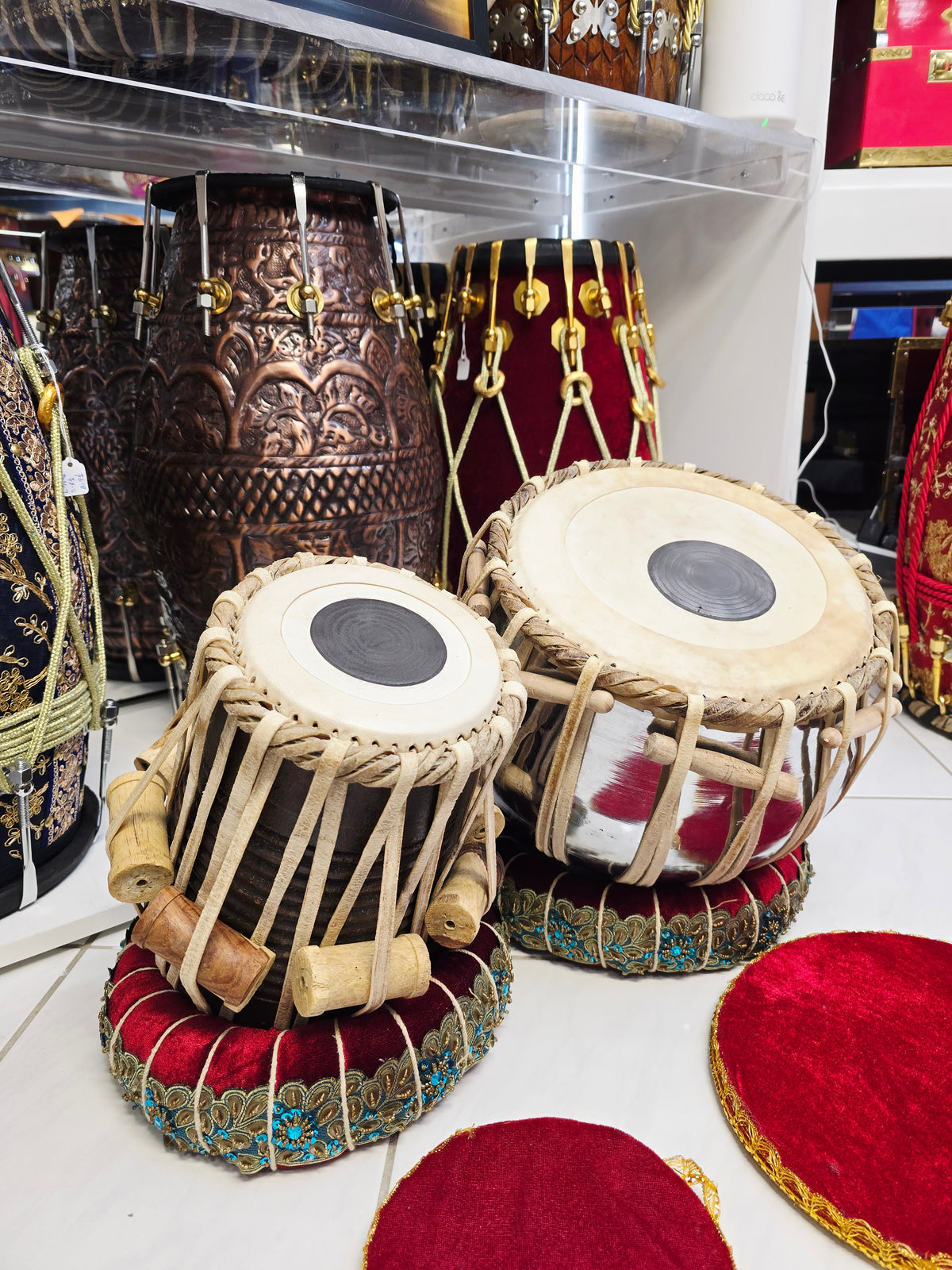 Riyaaz Forge – 5" Mango Wood D/D#/E Dayan + 9" Steel Bayan Refurbished Extremely Basic Student Tabla Set *Minor Cosmetic Blemishes