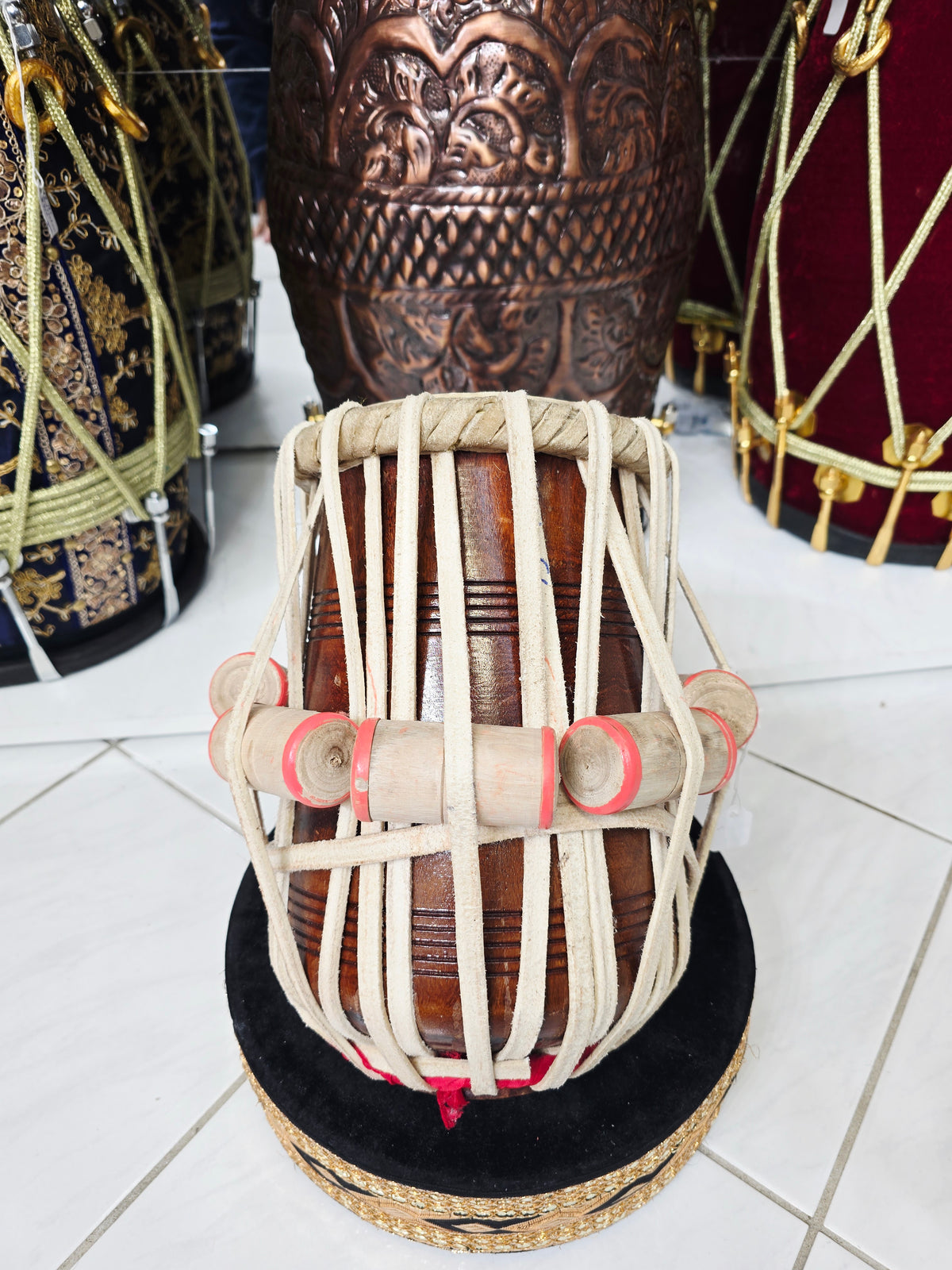 Sur Akar — 5.25″ E Red Sheesham Dayan (Barely Noticeable Buzzing · Very Minor Cosmetic Blemishes)