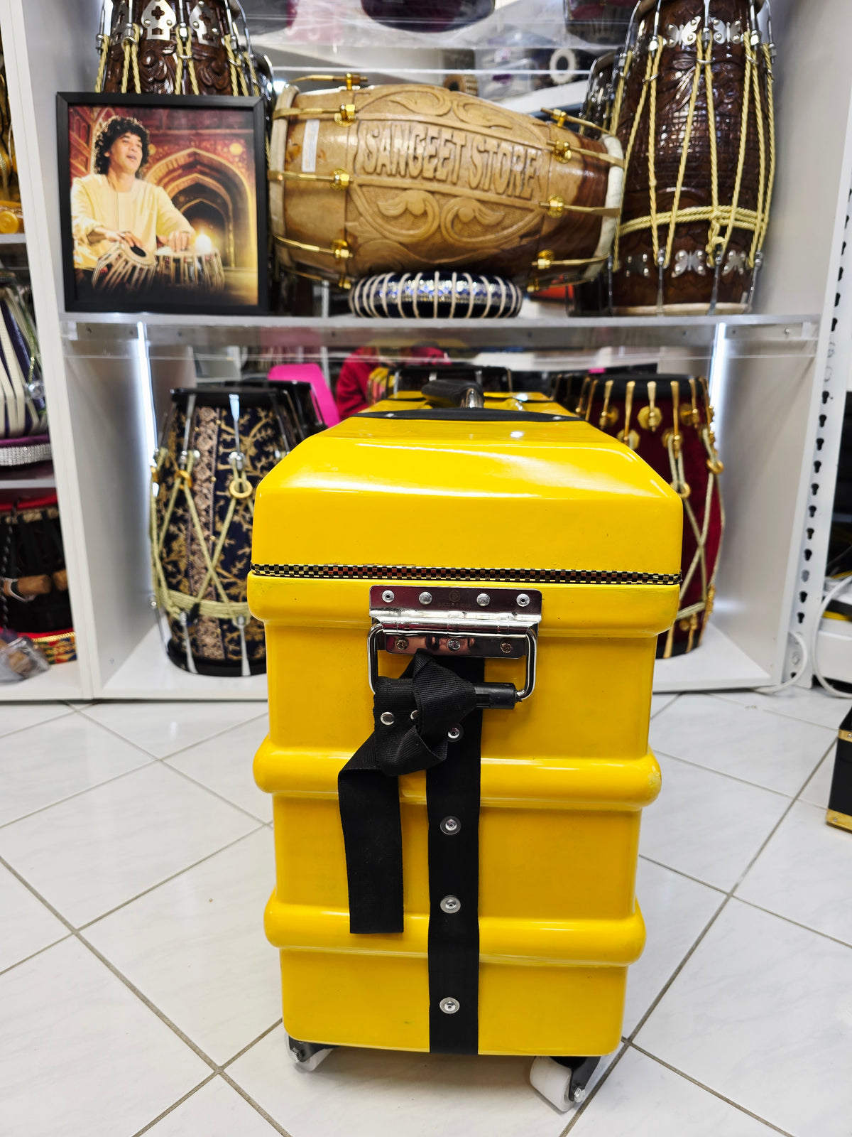 Kanak Vahana Vault — Yellow 3 Reed 13-Scale Changer Traveler Case (Minor Cosmetic Blemishes)