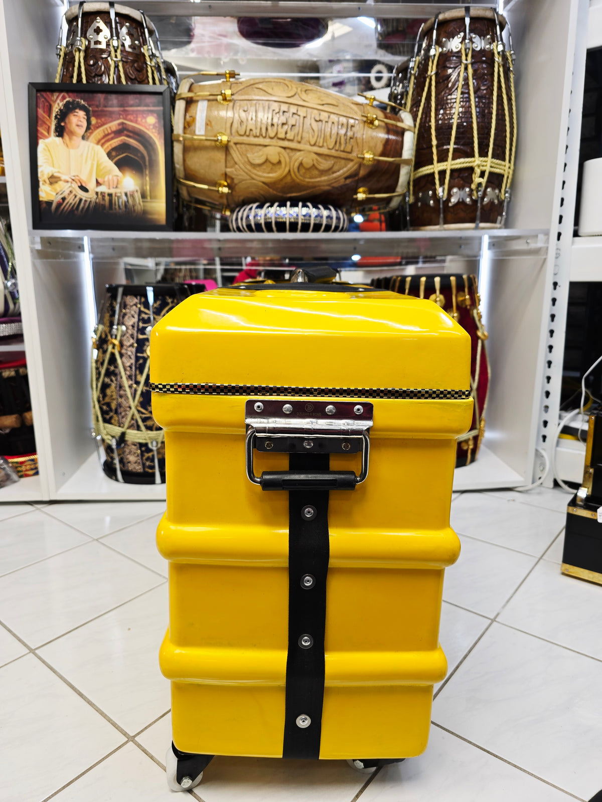 Kanak Vahana Vault — Yellow 3 Reed 13-Scale Changer Traveler Case (Minor Cosmetic Blemishes)