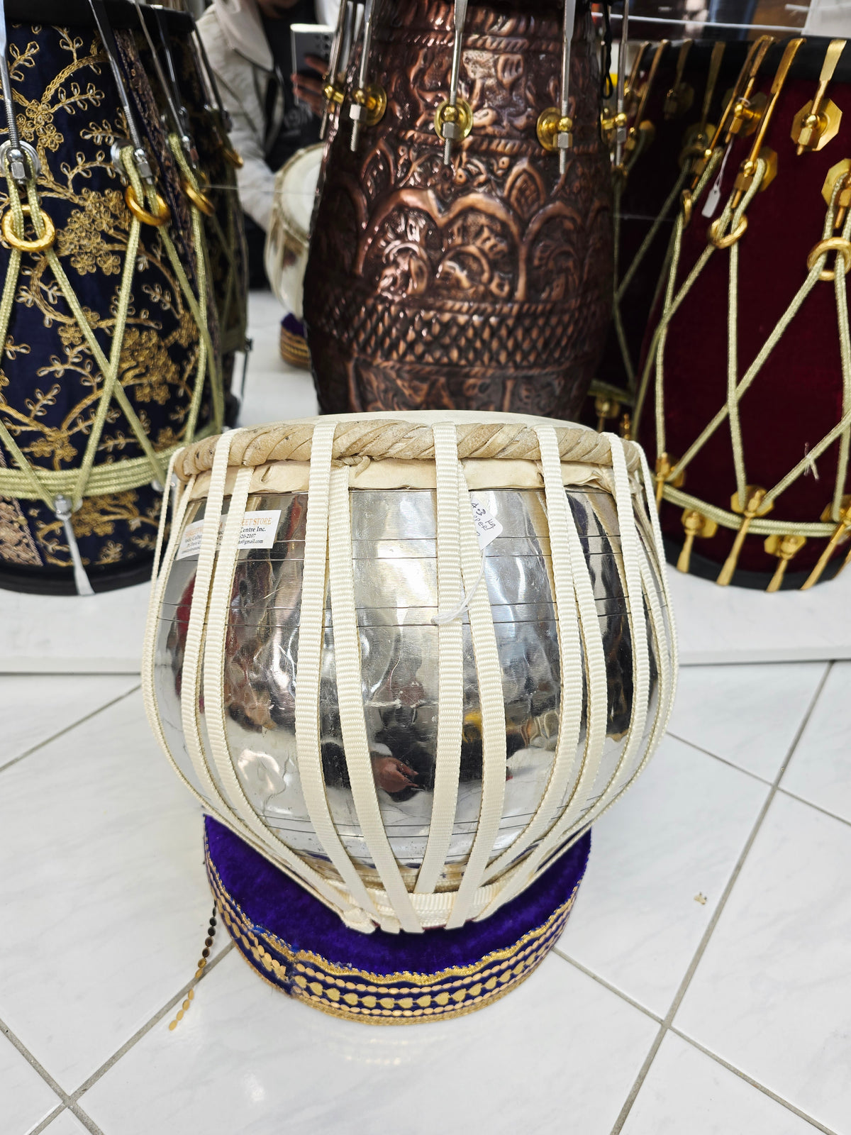 RaagDhara 9.25" 4.3kg Silver-Copper Bayan | Pro Somnath Skin | Nylon-Strapped | Lots of depth & resonance *Minor Cosmetic Blemishes