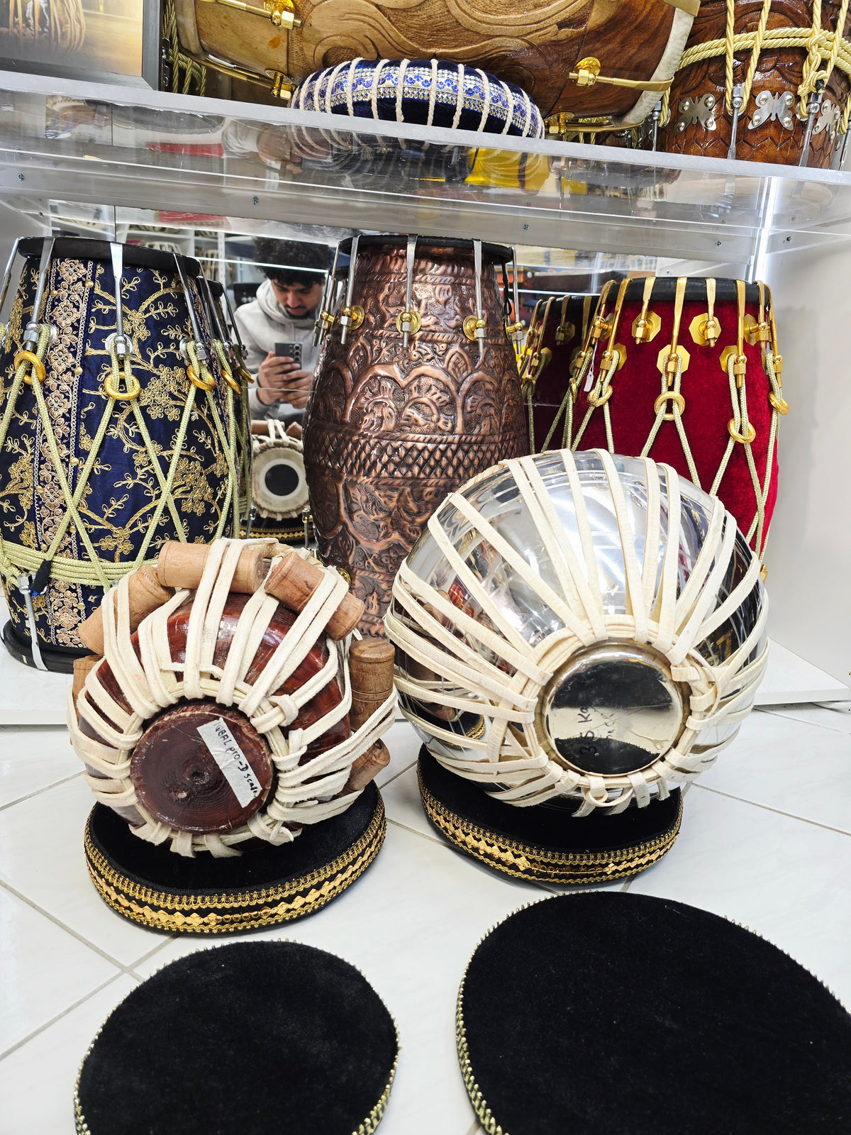 Arvian 5.5" D#/E Red Sheesham Dayan + 9.25" 3.5kg Brass Bayan Economy Intermediate Tabla Set Minor Cosmetic Defects