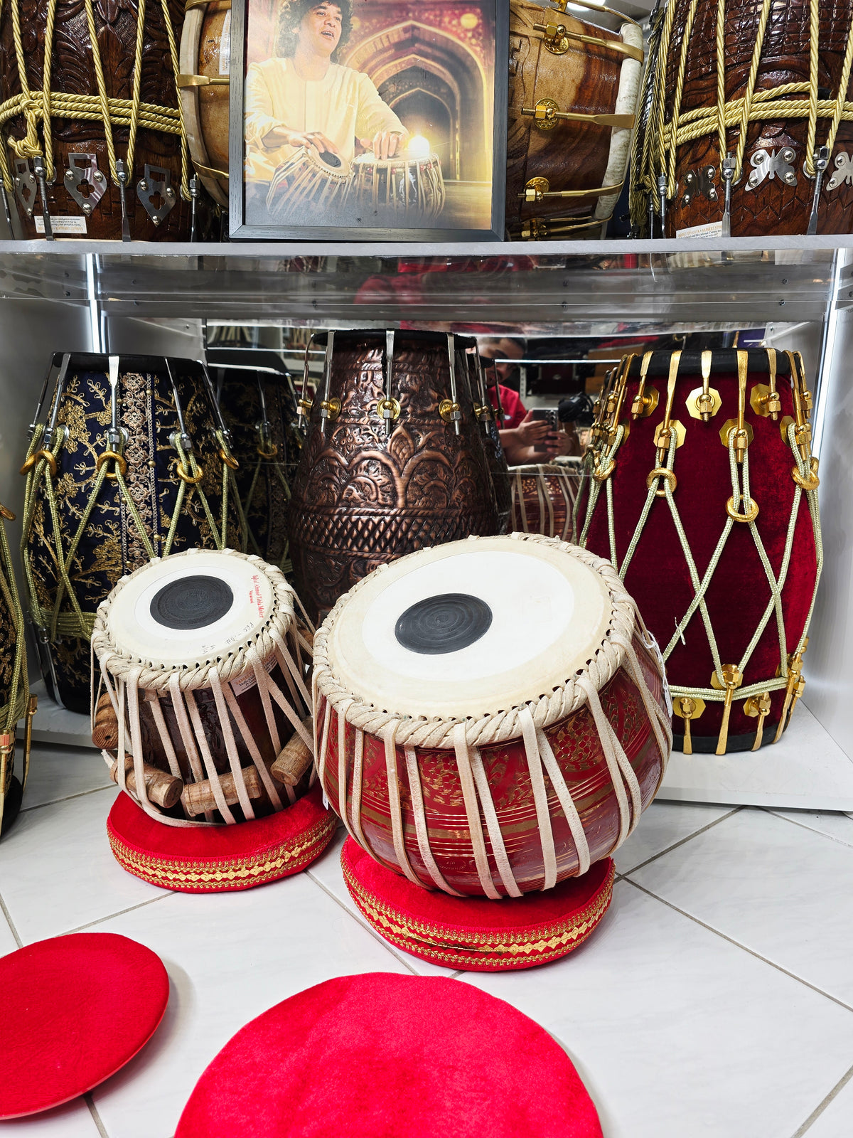 Benares Surya Shakti Pro Tabla Set – 5⅝" D# Engraved Red Sheesham Dayan & 9.25" 4.2kg Hand-Engraved Red Copper Bayan (Very Minor Cosmetic Defects)