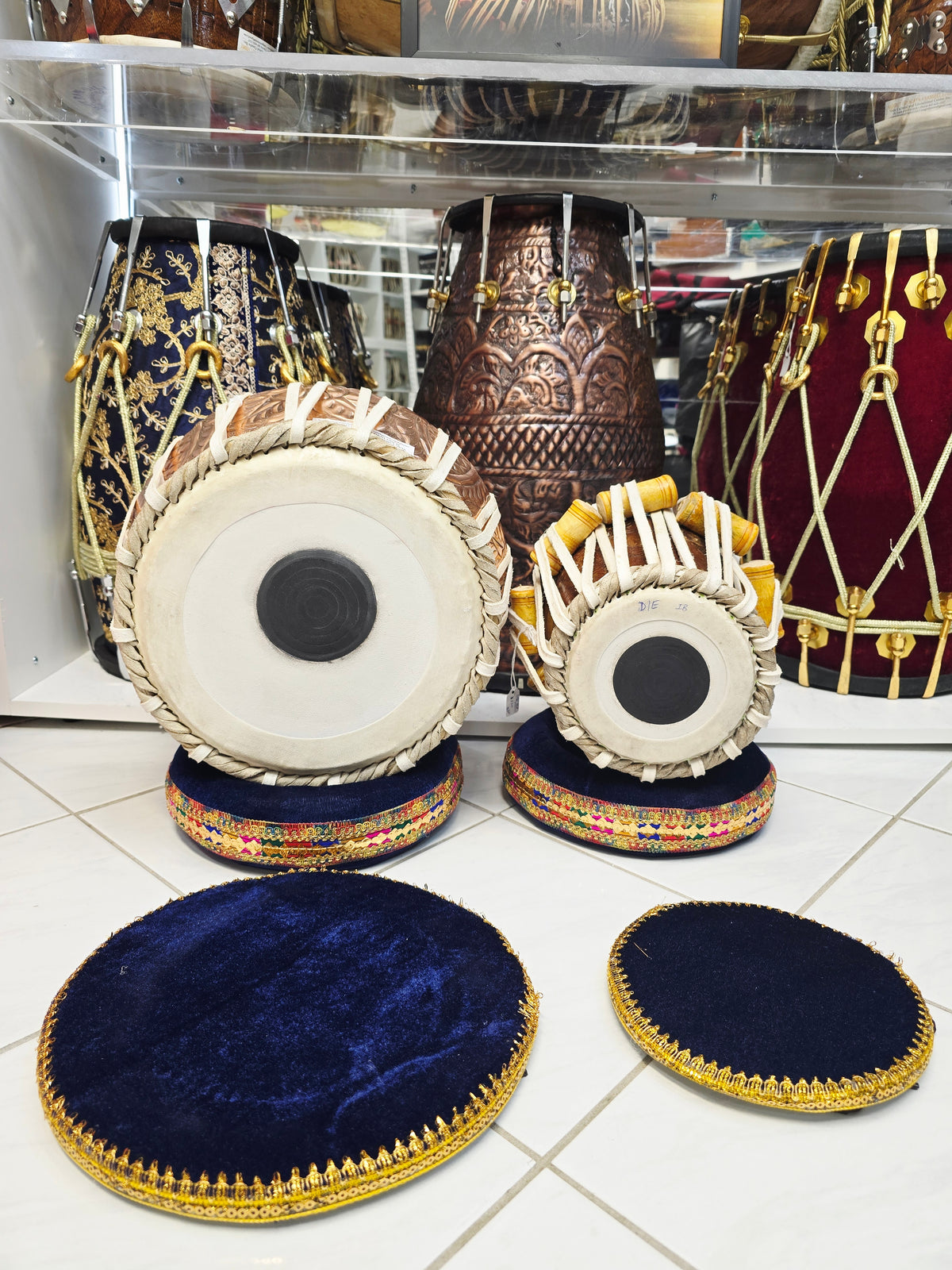 Aurelios Pro 5.25" D/E Red Sheesham Dayan + 9.25" 3kg Engraved Copper Bayan Tabla Set *Very Minor Cosmetic Blemishes