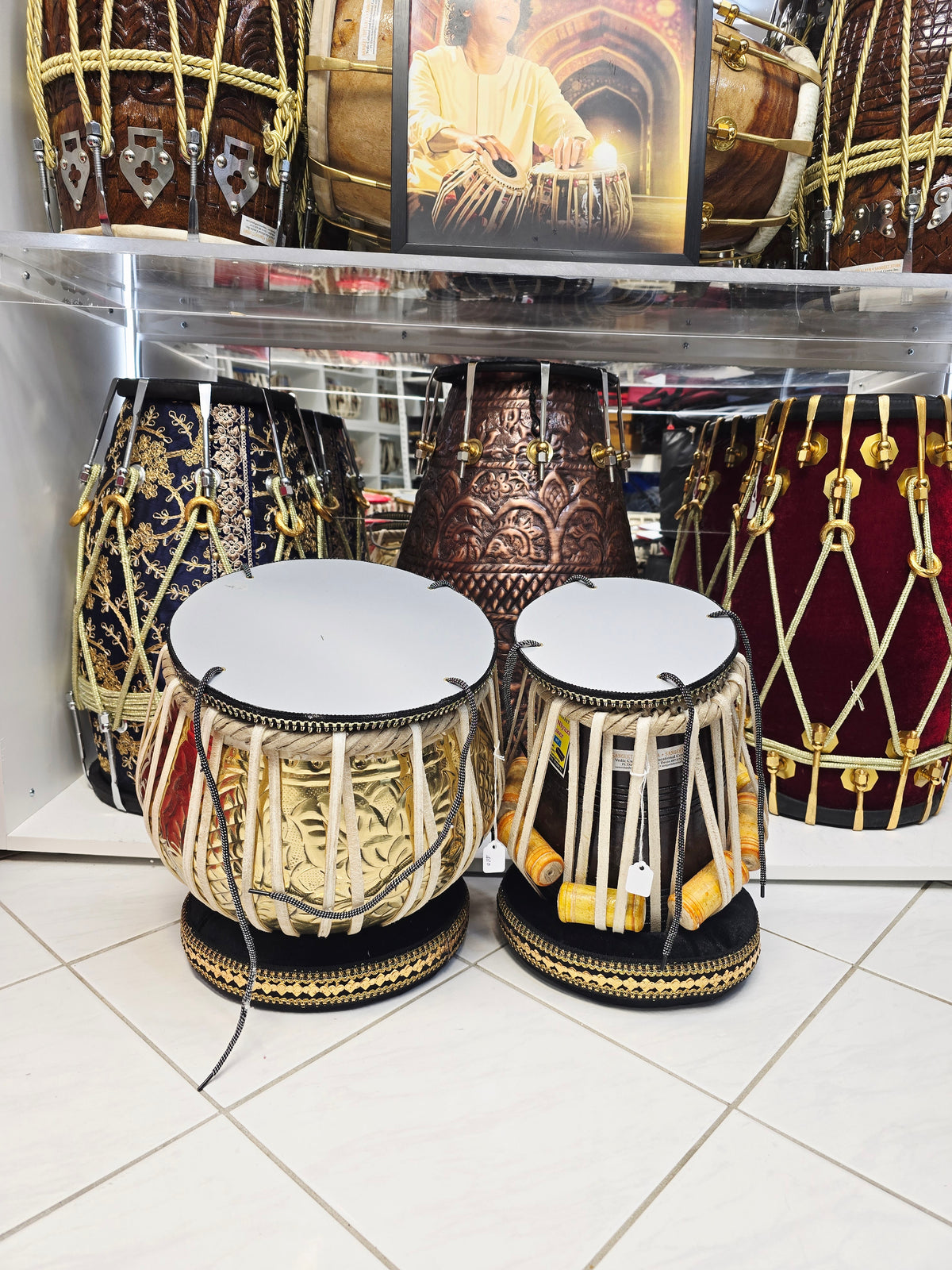 Aurevar 5.5" D# Red Sheesham Mohd. Sharif Dayan + 9.25" Engraved Brass Bayan Professional Tabla Set