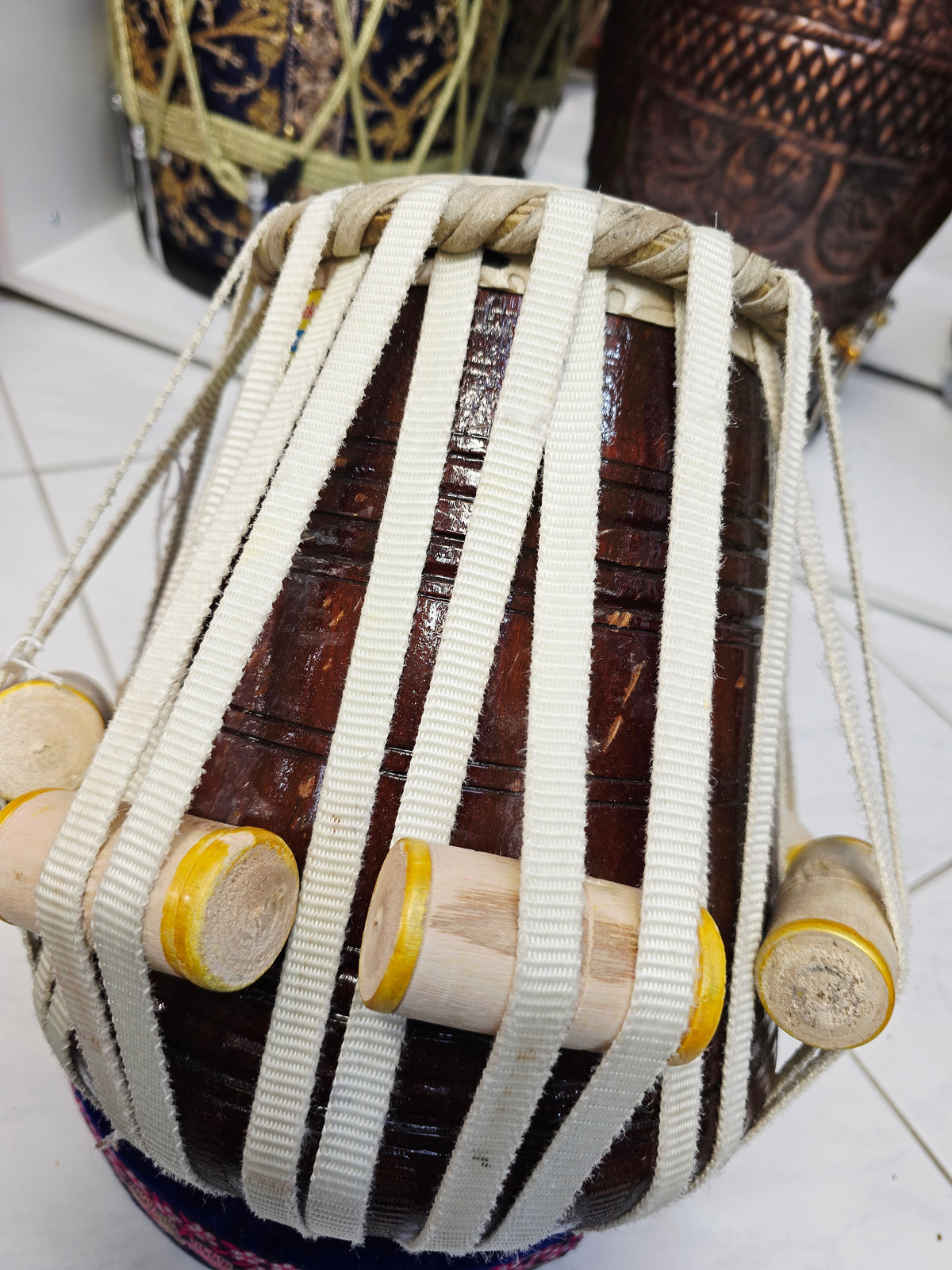 Heritage Reserve D#/E Mohd. Sharif Nylon-Strapped Dayan – 5.25" | Mediocre Sound | Cosmetic Blemishes | Slight Buzzing