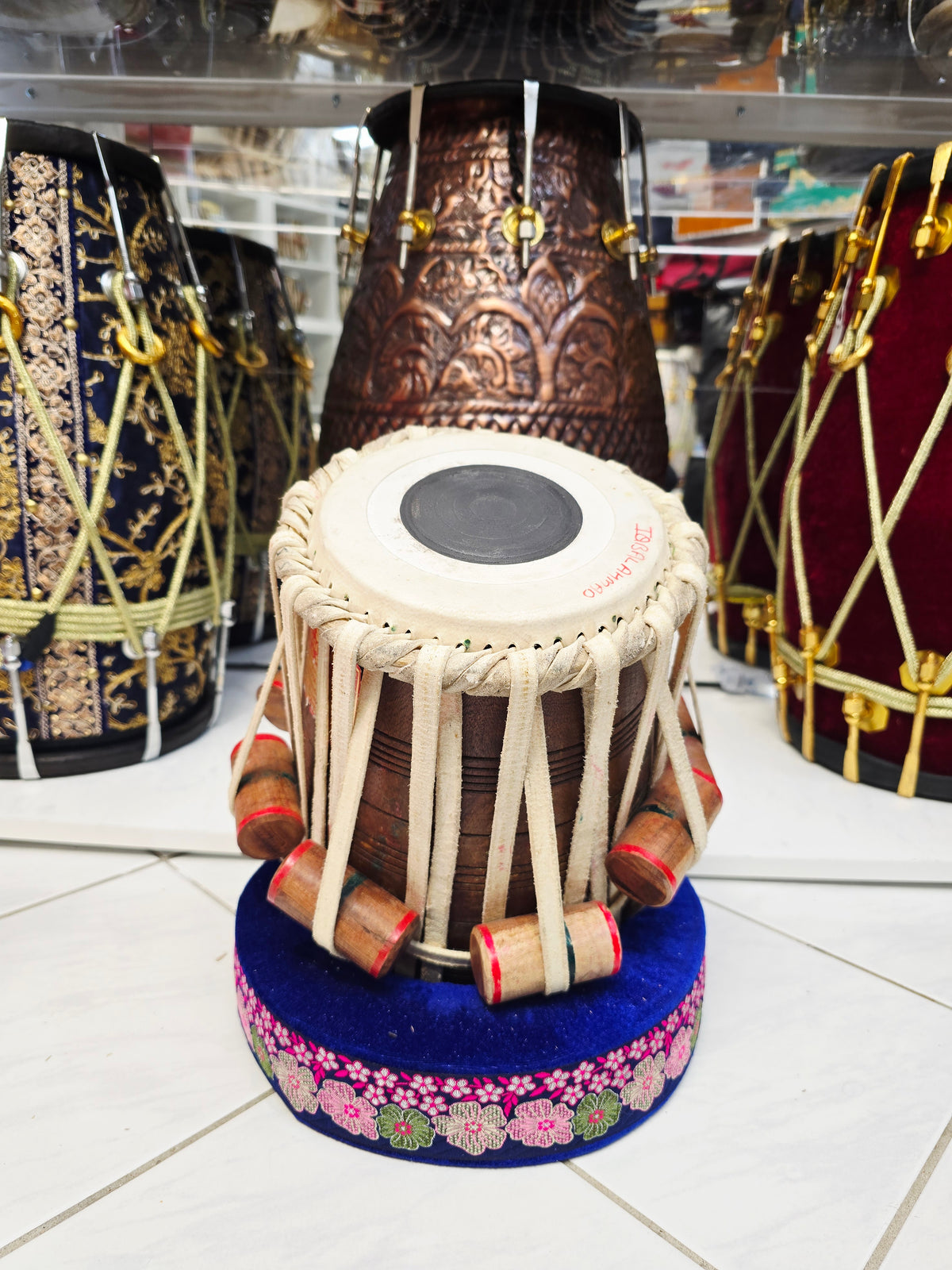 Artisan Revival Kakade Dayan - 6" B/C Refurbished Red Sheesham Dayan with Iqbal Skin *Minor Cosmetic Blemishes & Barely Noticeable Open Note Vibration