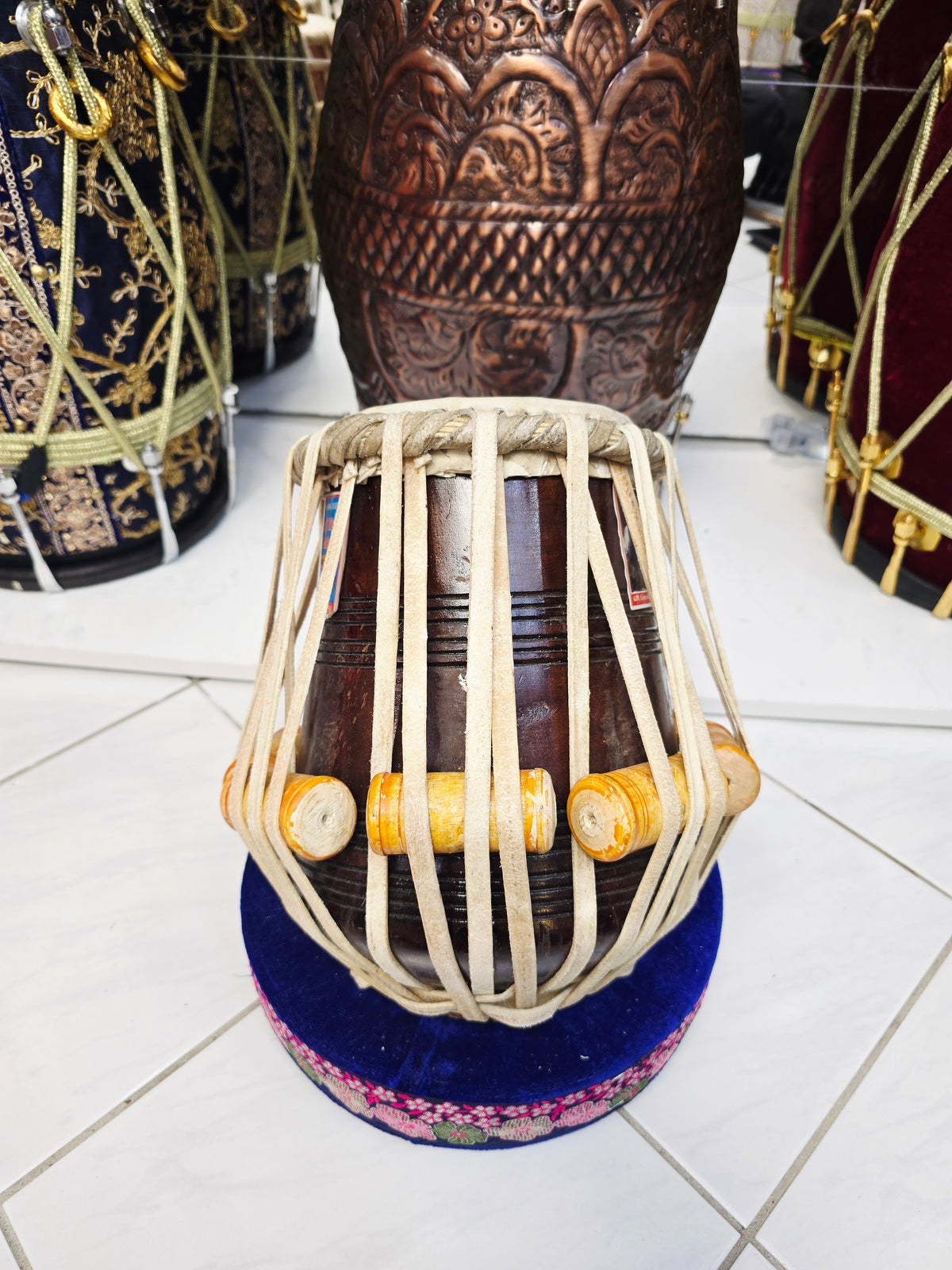 Sunehri Raag Sharif Dayan – 5⅝" C# Mohd. Sharif Red Sheesham Dayan – Very Minor Cosmetic Blemishes