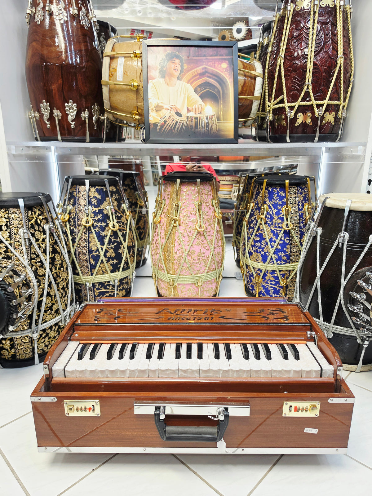 Amrit Professional Traveller™ 42-Key 2 Reed Harmonium – Minor Cosmetic Defects