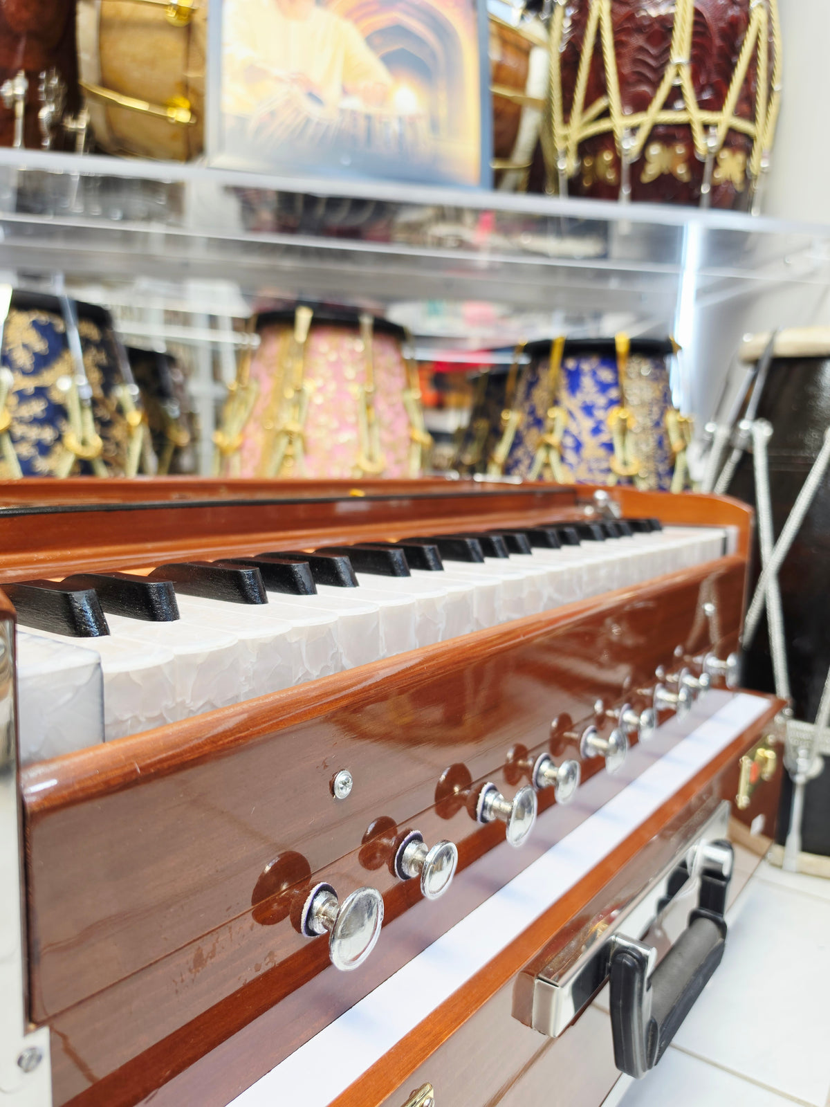Amrit Professional Traveller™ 42-Key 2 Reed Harmonium – Minor Cosmetic Defects