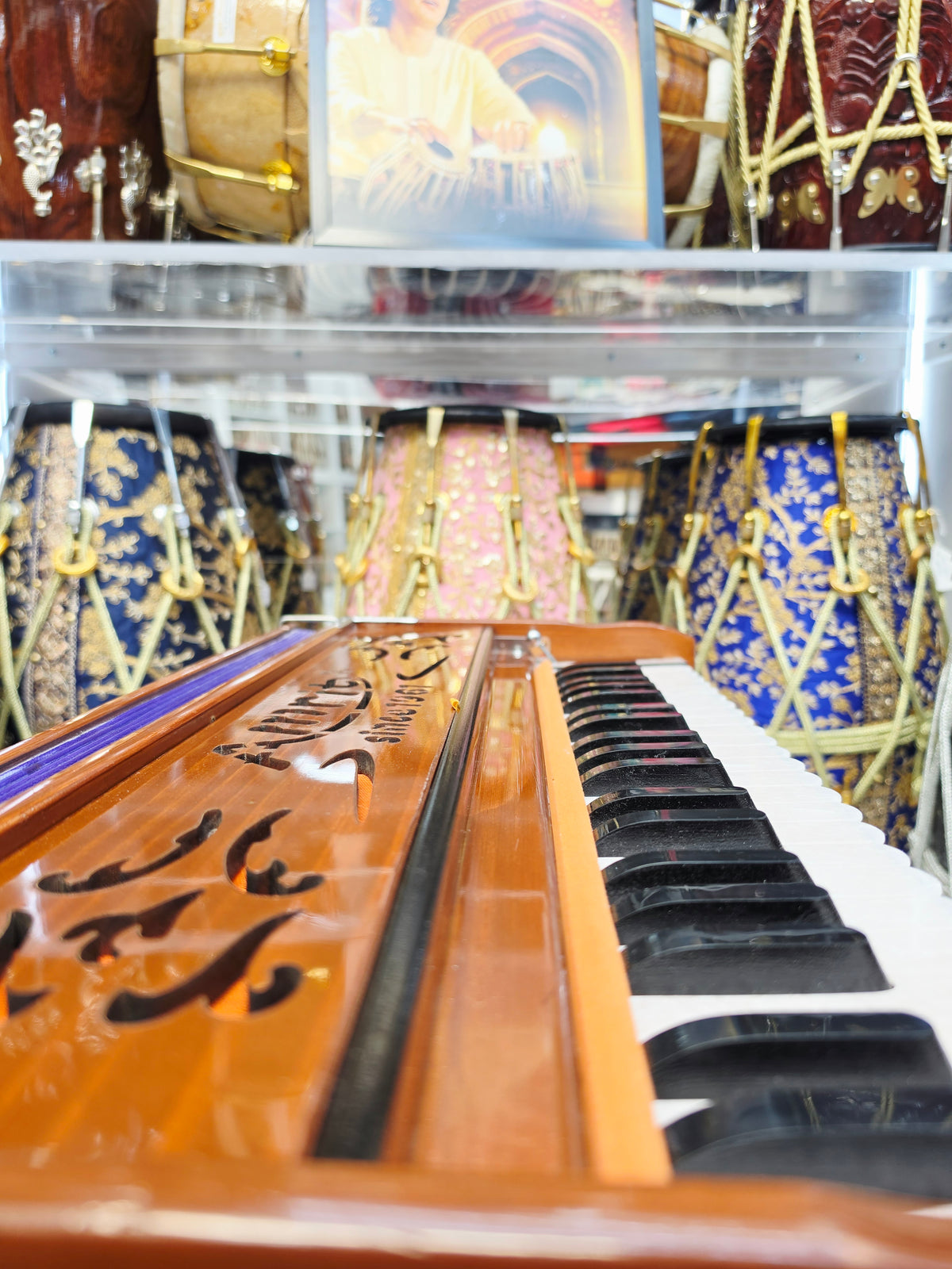 Amrit Professional Traveller™ 42-Key 2 Reed Harmonium – Minor Cosmetic Defects