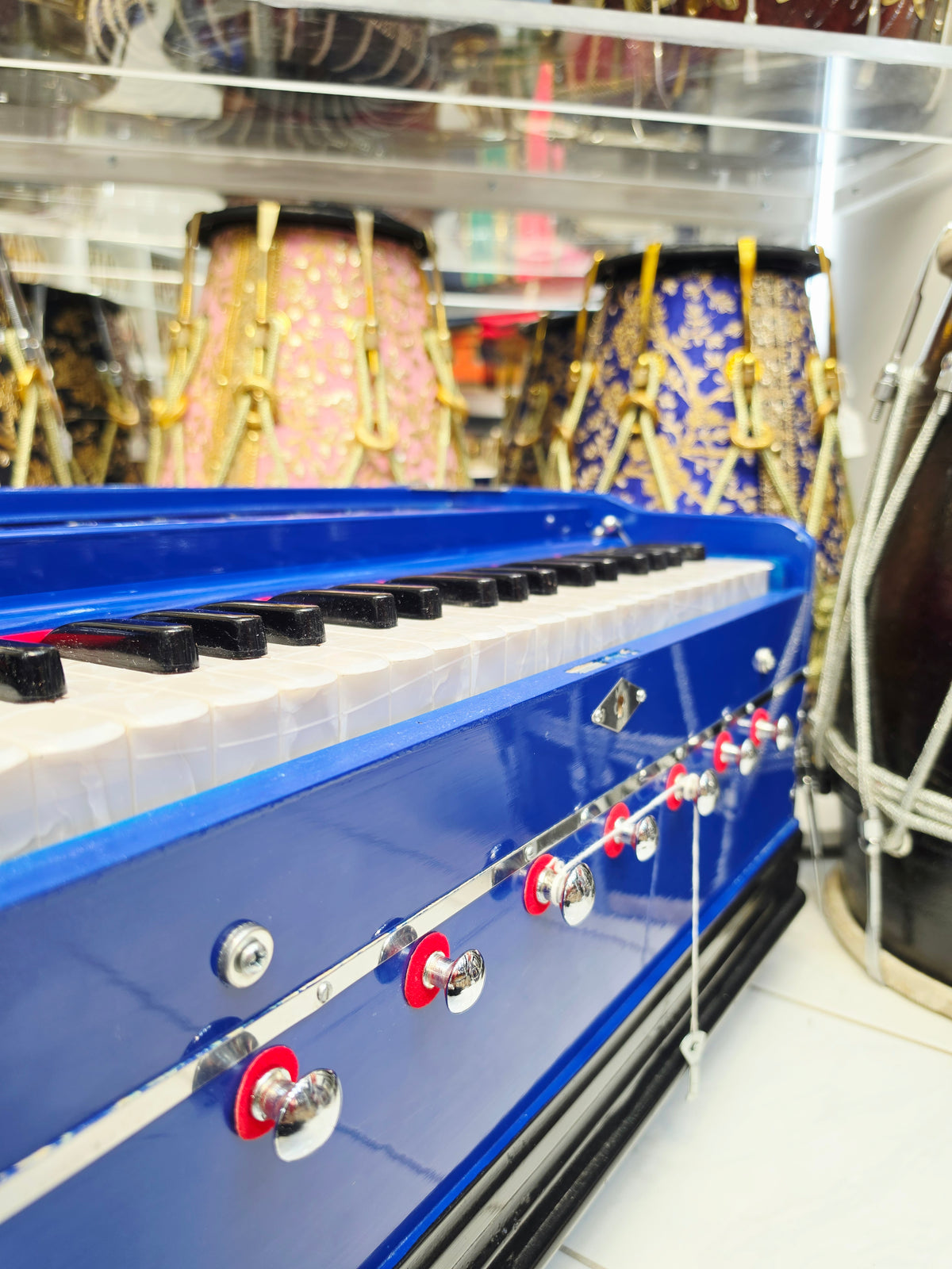 BLUE NOVA — 39-Key Semi-Pro Harmonium with Coupler * Cosmetic Blemishes (Cosmetic Crack on Cover)