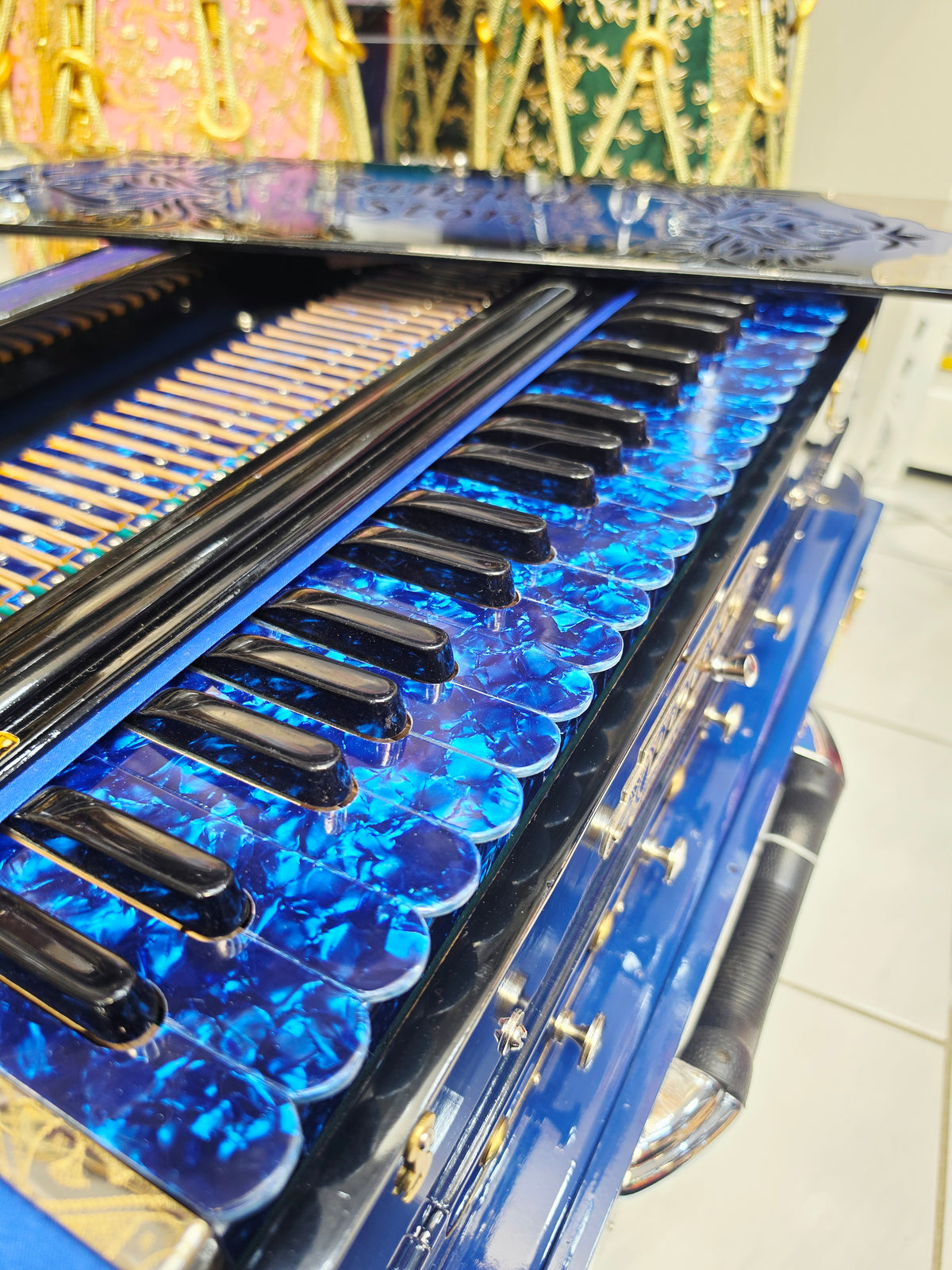 Neel Ratna | Economy Premium 3 Reed BMF 9 Scale Changer Harmonium *Minor Cosmetic Blemishes