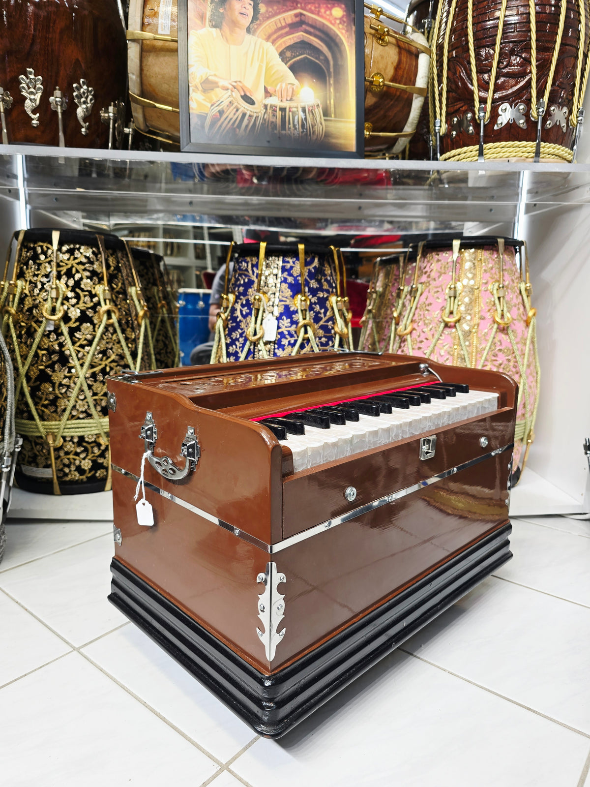 Mocha Melody: Compact Brown 32 Key Semi-Pro Boxed Harmonium with Coupler (No Stoppers)