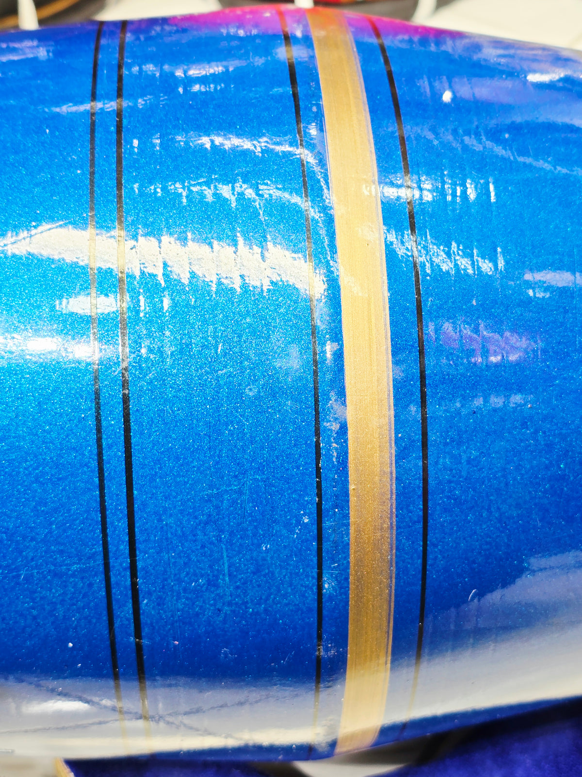 Neel Vajra – Electric Sapphire Blue & Champagne Gold Striped Student Dholak with Black Pinstripes & Carrying Handle *Minor Cosmetic External Cracks & Blemishes (B2)