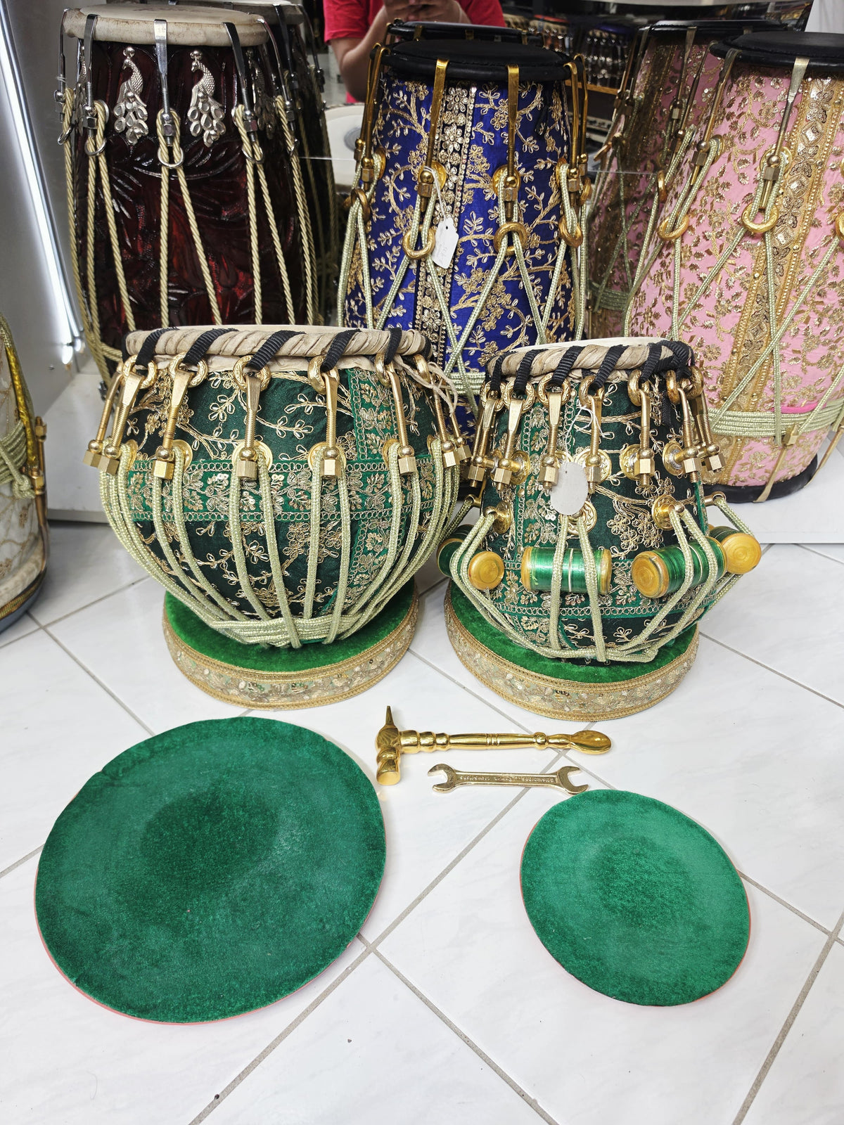 Marakata 5.75" Red Sheesham C# Tabla Set with 9.25" Copper Bayan