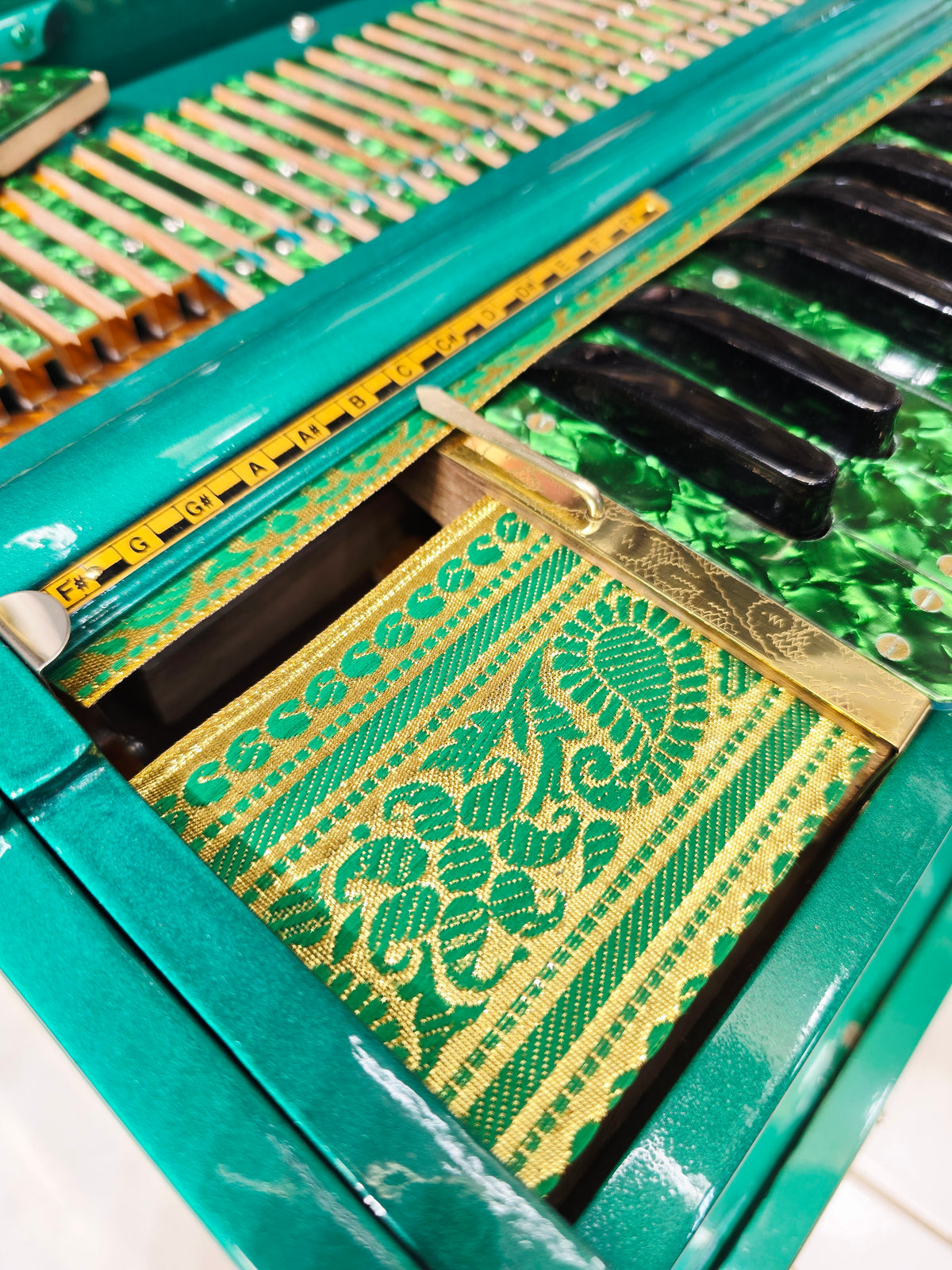 Emerald Royale 3 Reed BMF 13-Changer Custom Harmonium