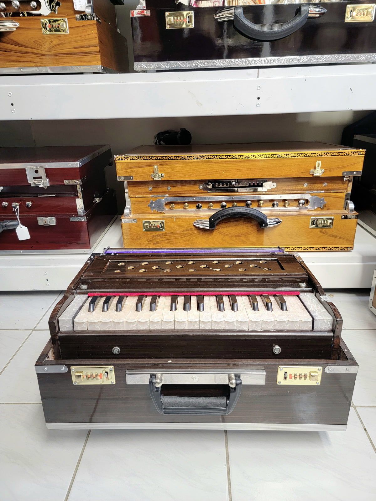 Refurbished 32 Keys 2 Reeds Pine Wood Traveller Harmonium - Sangeet Store