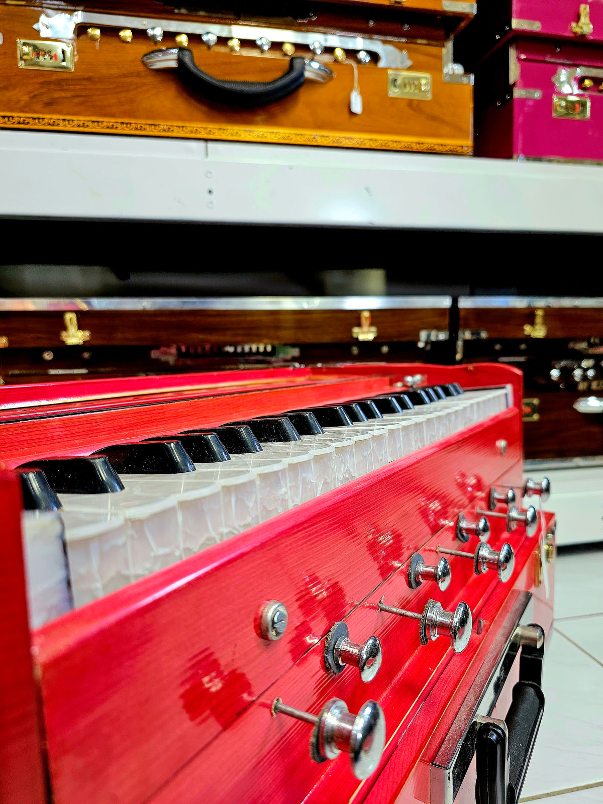 Melodic Resurgence: Refurbished Pink 2-Reed Pine Wood Traveller Harmonium (No Coupler)