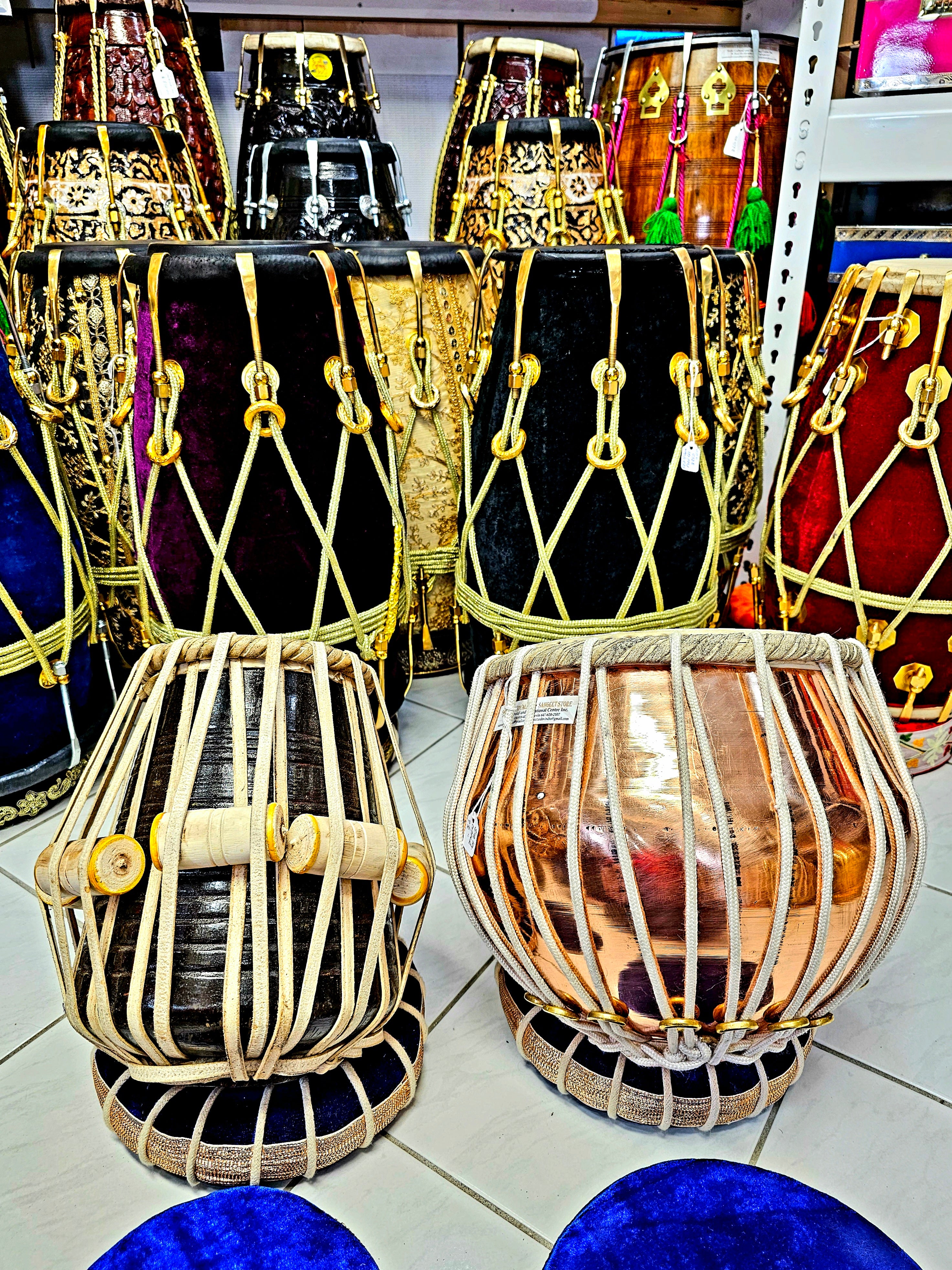 Earthy Vibes: 5.5" Khair Wood Dayan *With Slight Buzz* + 9.5" 5.4kg Copper Traditional Roped Bayan *With Minor External Chips* Tabla Set
