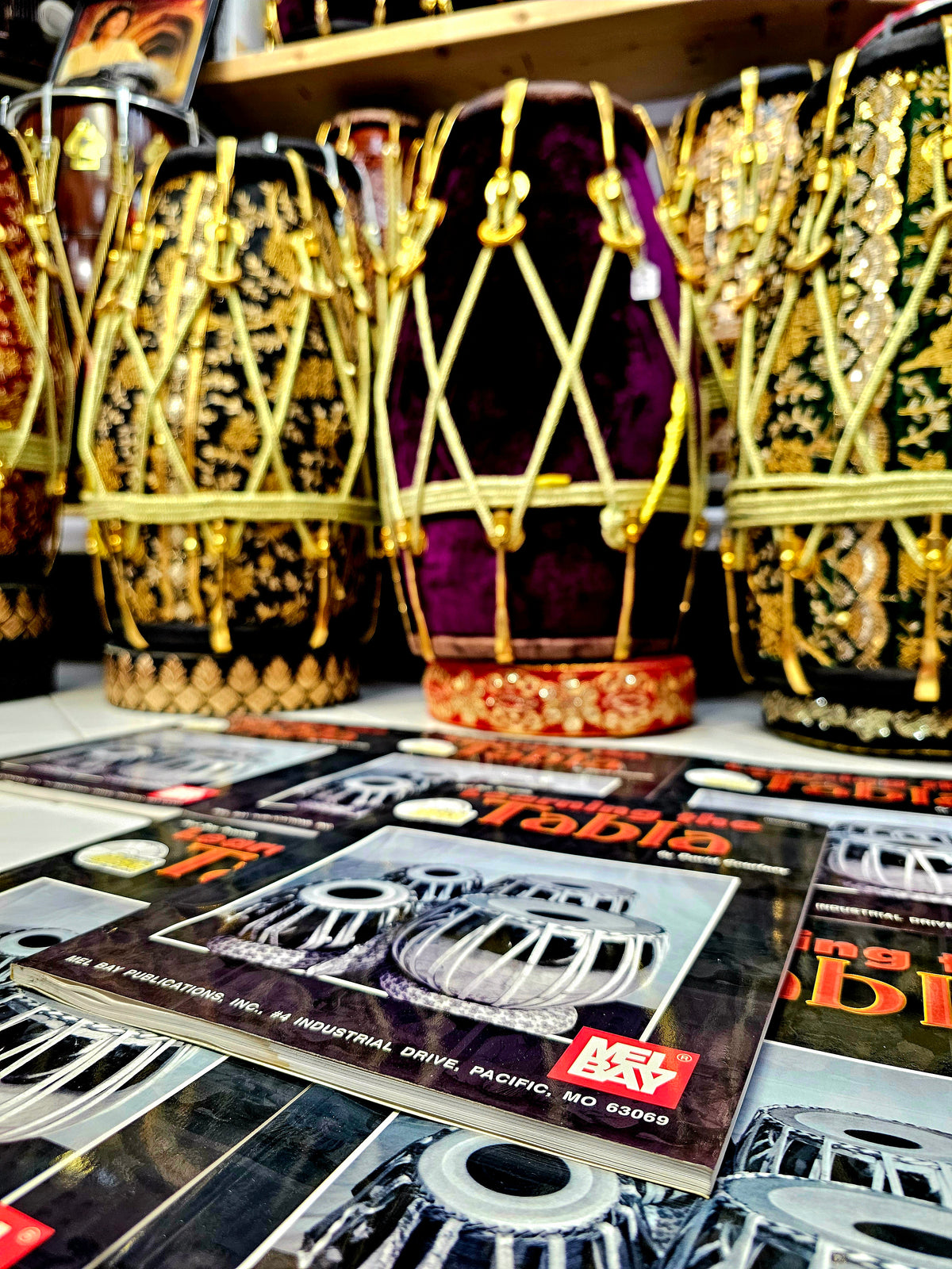 Learning The Tabla. (By: David Courtney) *Includes CD* - Sangeet Store