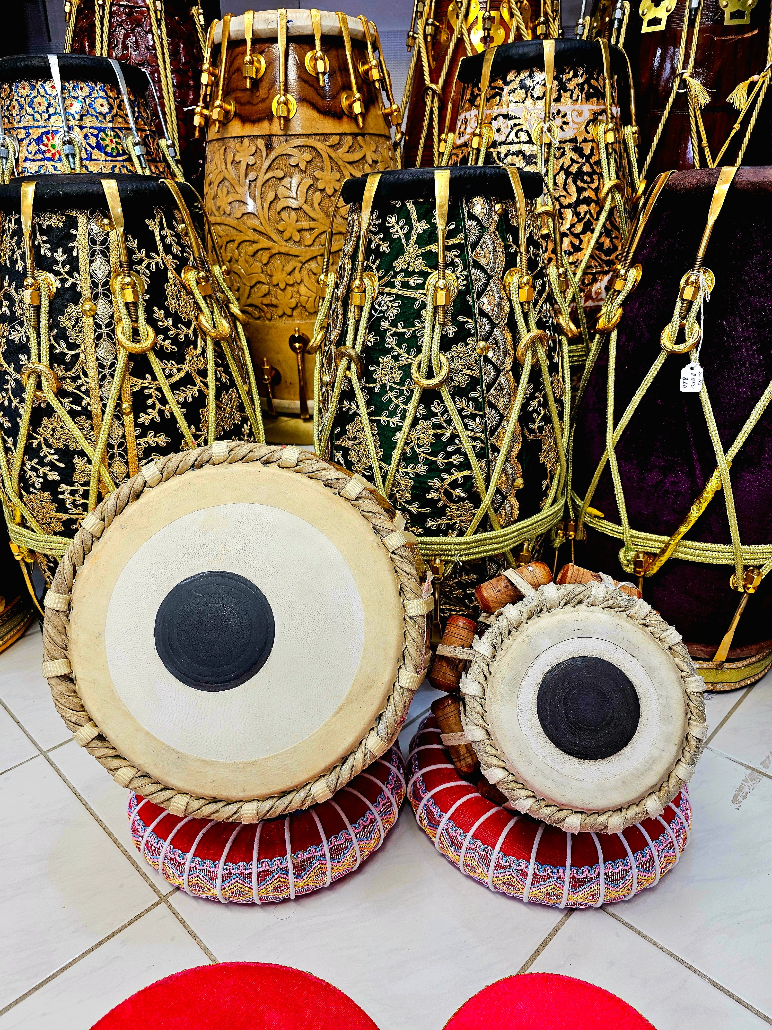 Melodic Fusion: 5" Mango Wood E/F# Dayan with Slight Ringing Sound, *Minor Cosmetic Defects/Ghatta Chips + 9.5" 3.9kg Encarved Golden Brass Bayan Professional Tabla Set