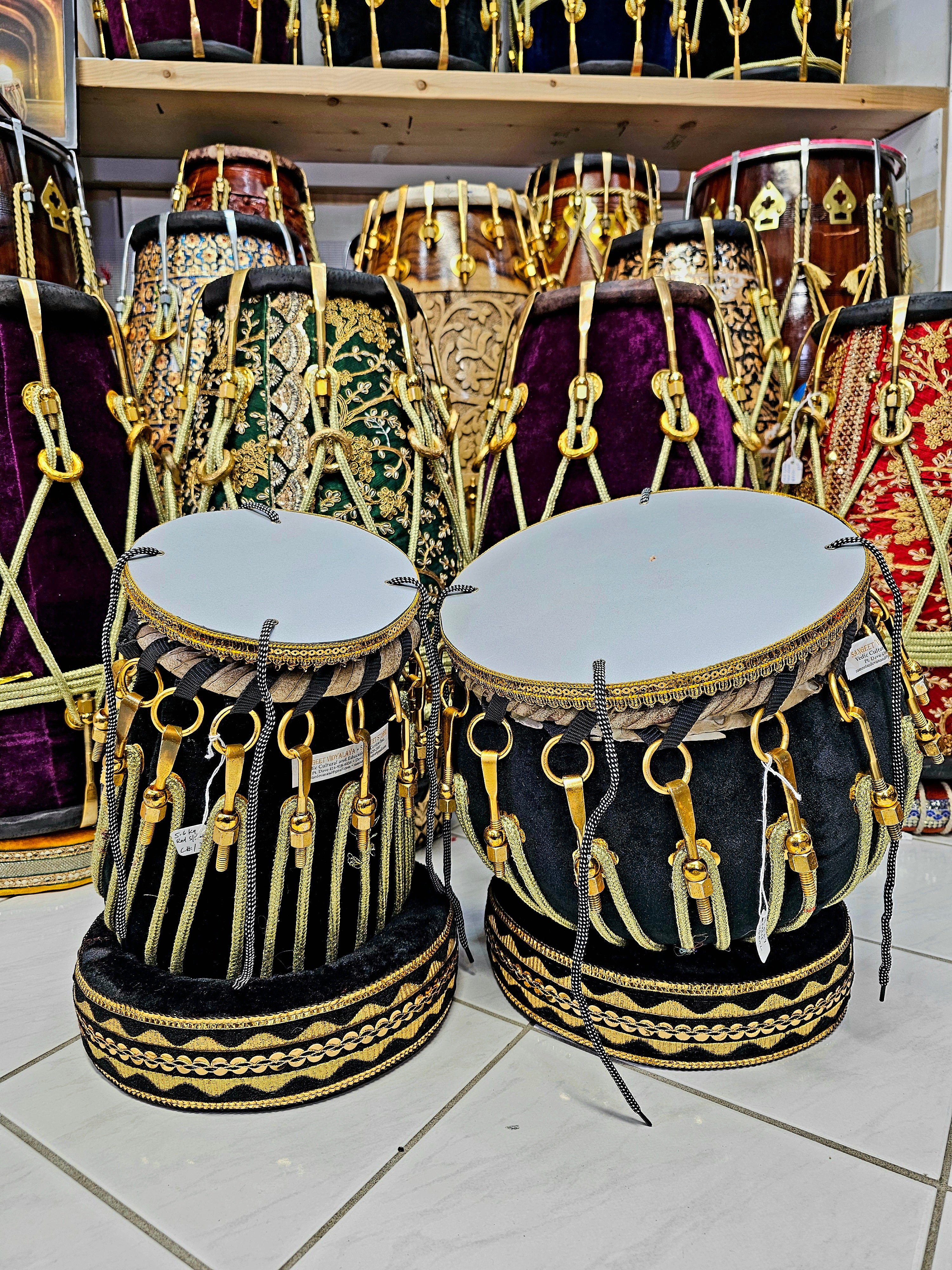 Harmony Unveiled: 5.5" Red Sheesham Dayan & 9.25" Brass Bayan Bolted Tabla Set with Black Velvet Finish (5.6kg Each)